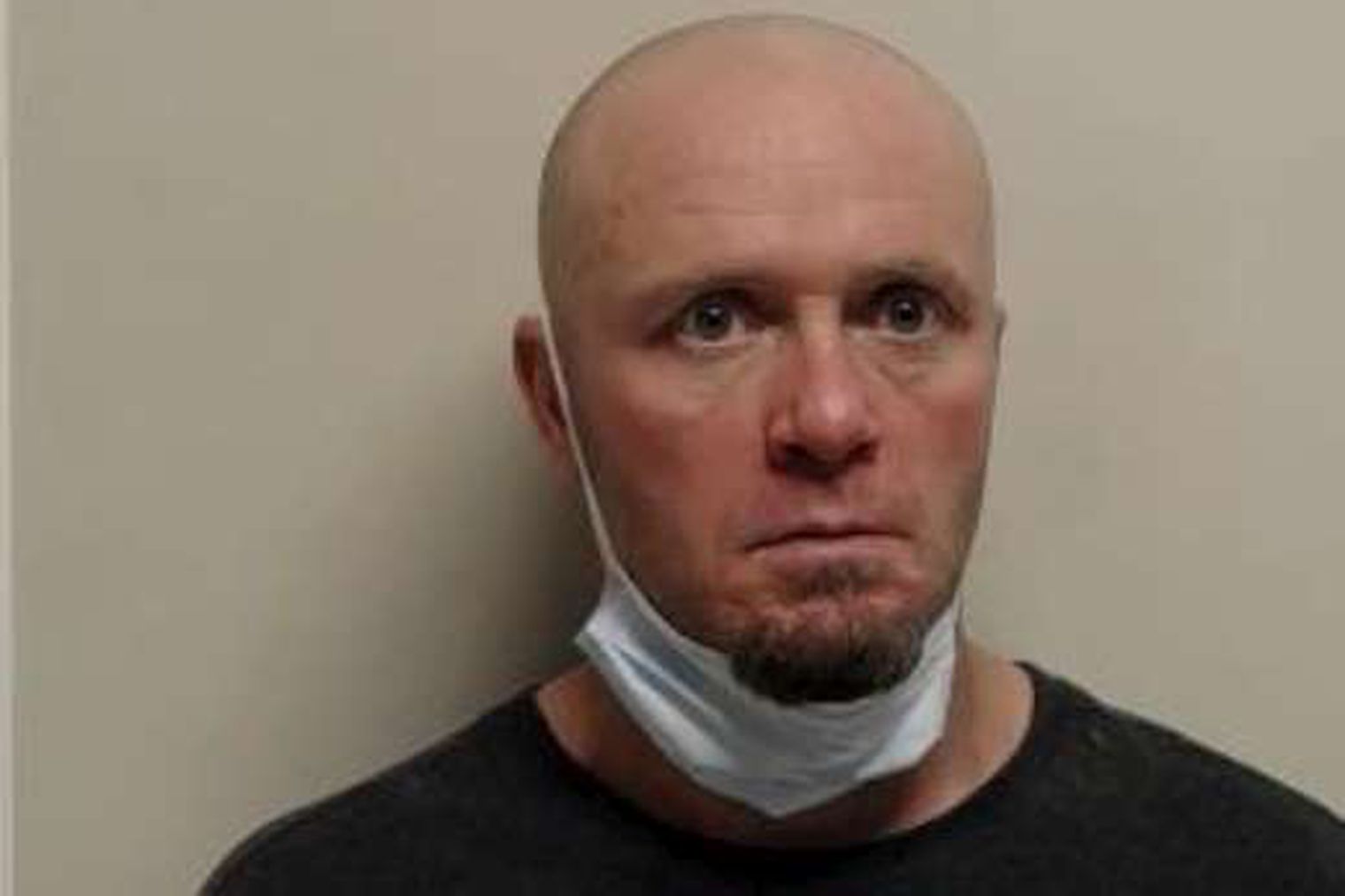 Parolee released early due to COVID-19 breaks into house, threatens woman with knife, police say