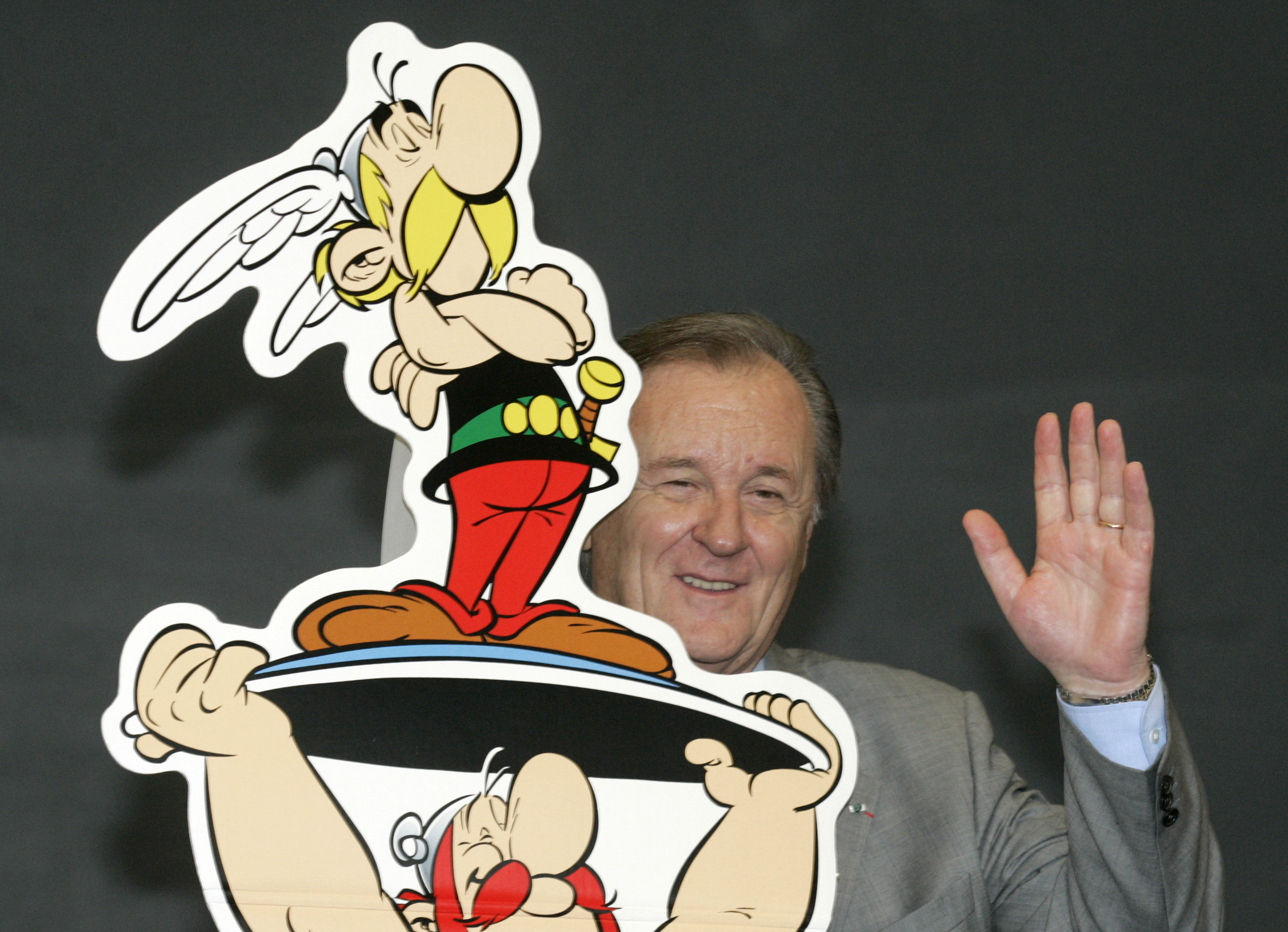 Albert Uderzo, a creator of French hero Asterix, dies at 92