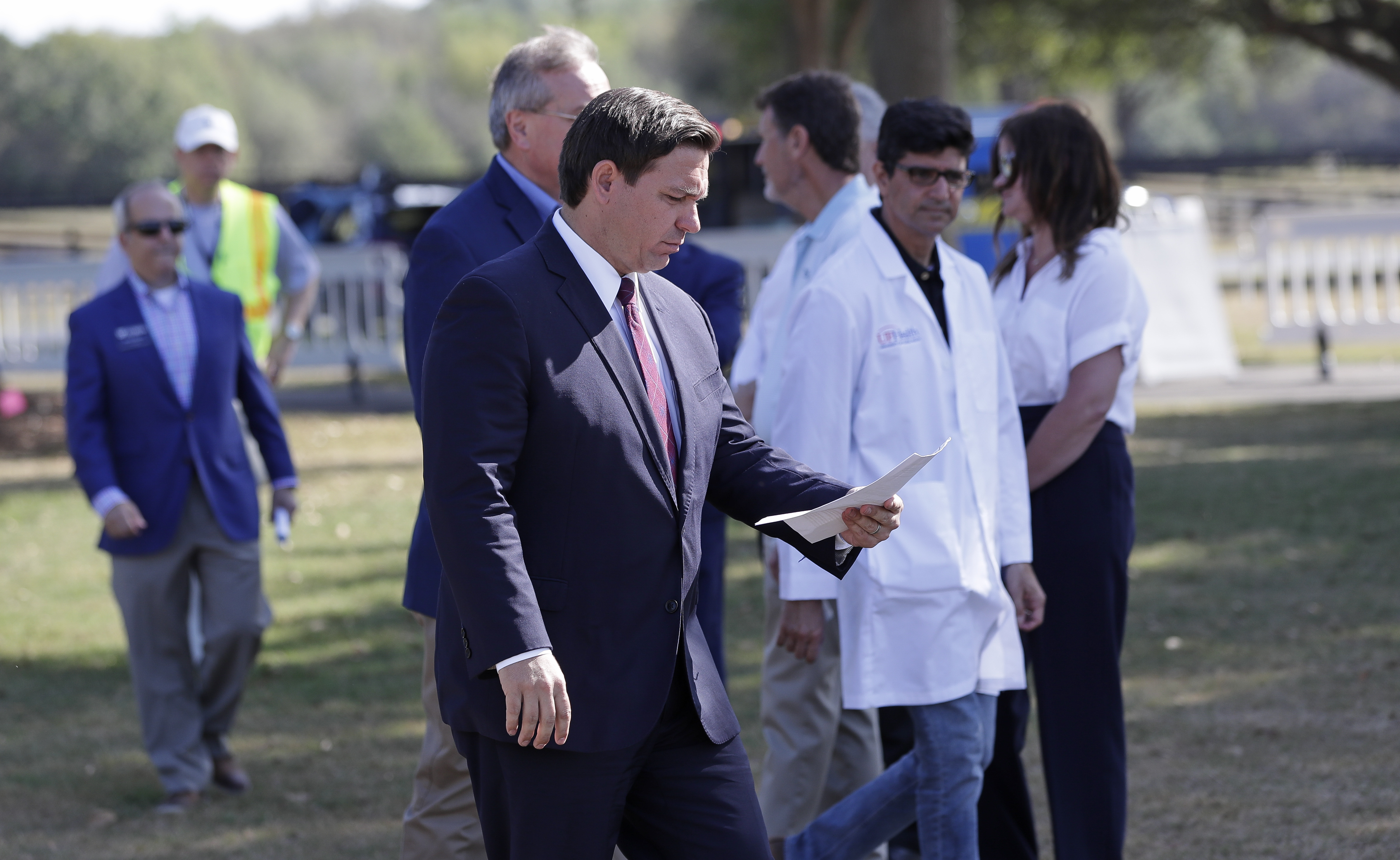 Florida governor's coronavirus dilemma: health vs. economy