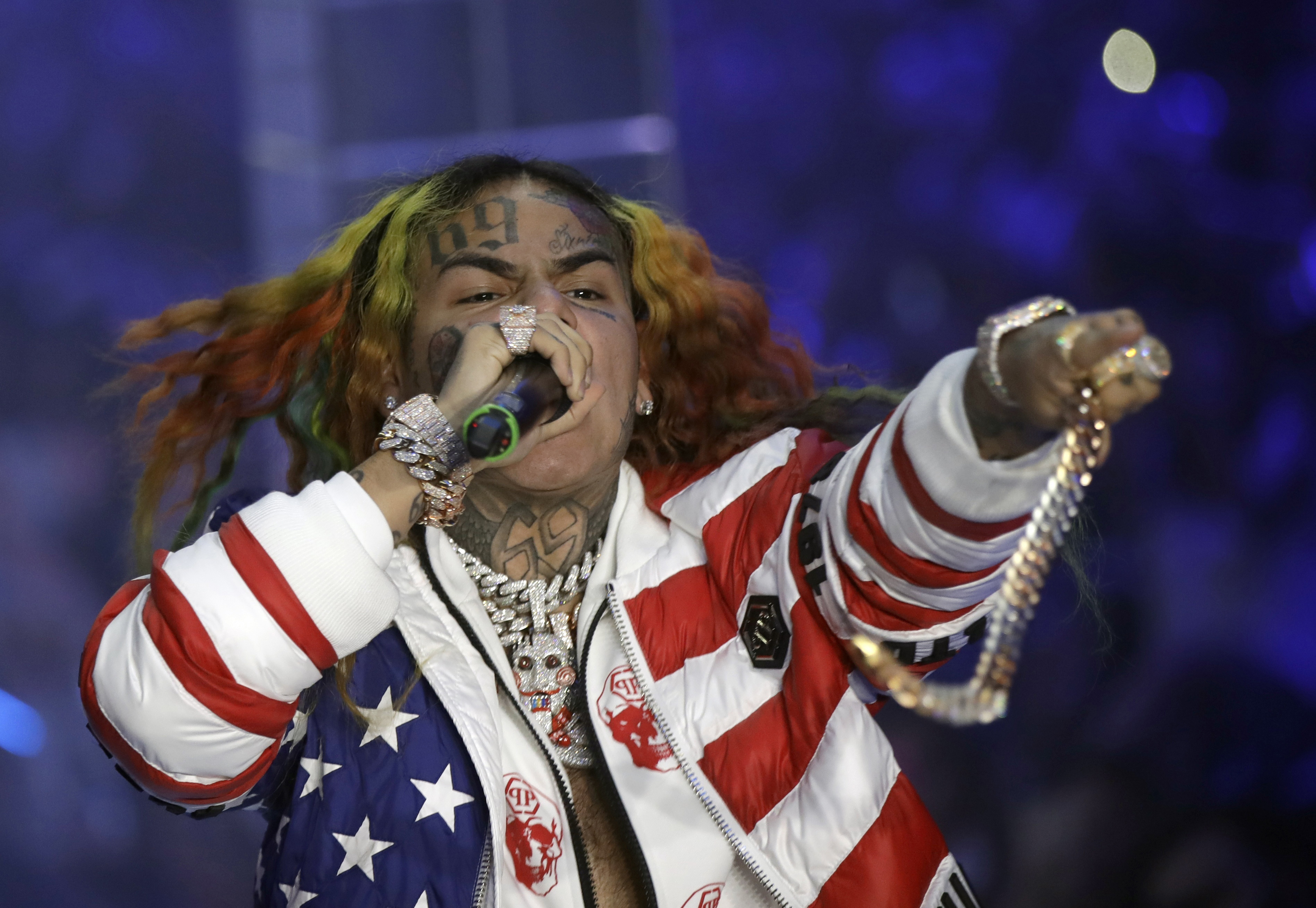 Judge: Tekashi 6ix9ine probably belongs at home, not jail