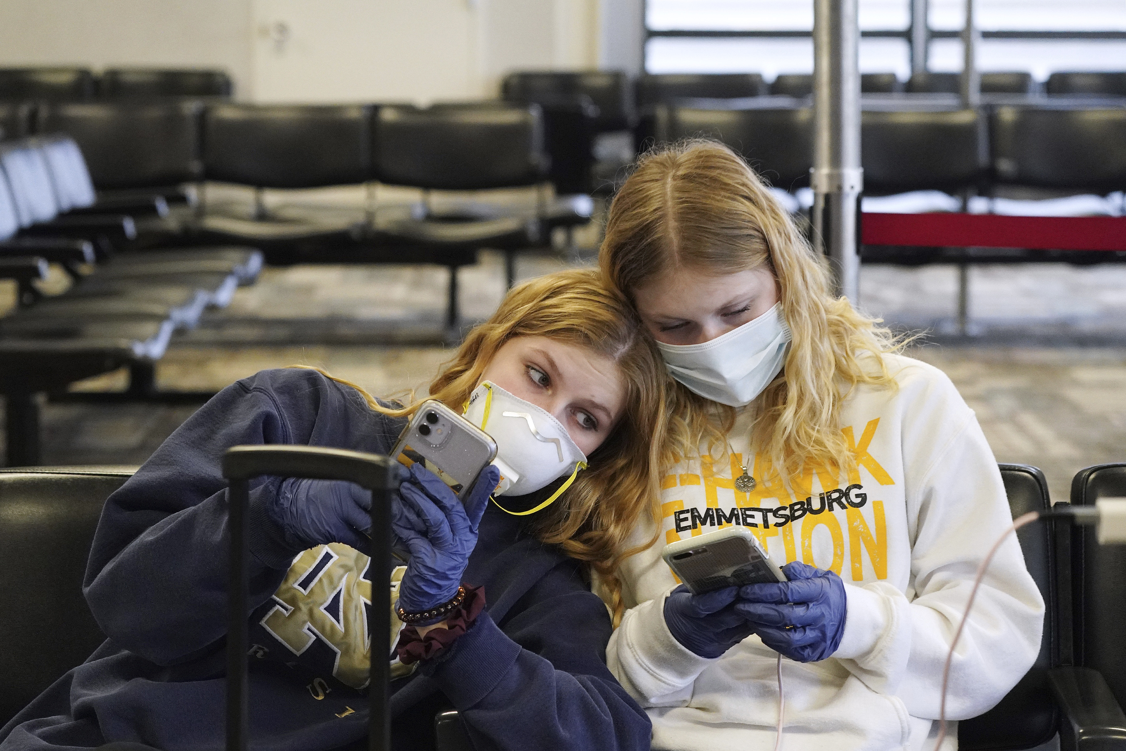 Half-million infected worldwide as US passes China in number of cases