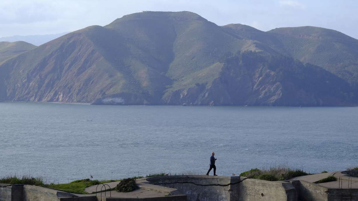 California virus death toll surpasses 100; infections surge