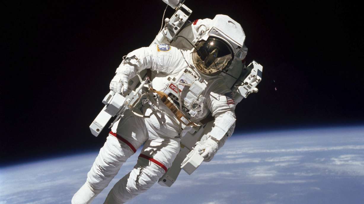 NASA call for astronauts draws 12,000 spaceflight hopefuls