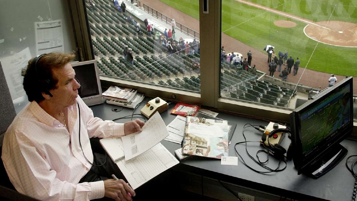 Ed Farmer, White Sox broadcaster, former pitcher, dies at 70