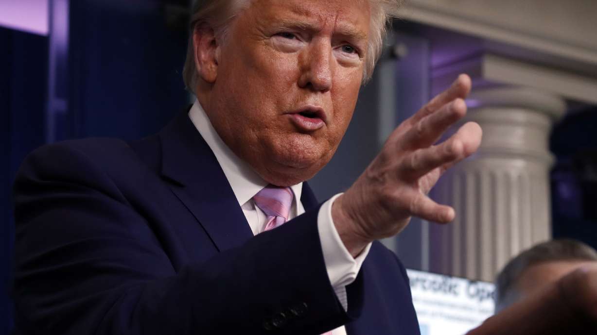 Boost the schmooze? Trump wants tax dining deduction back