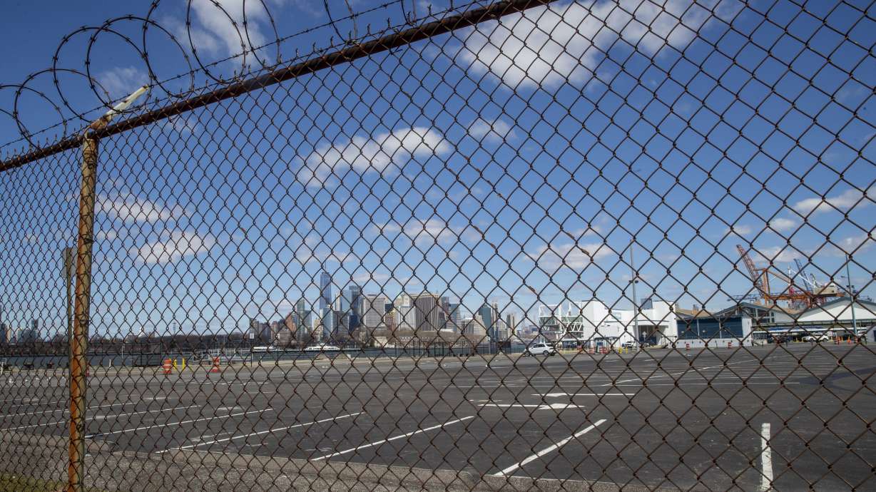 Cuomo orders shift in ventilators to overwhelmed hospitals