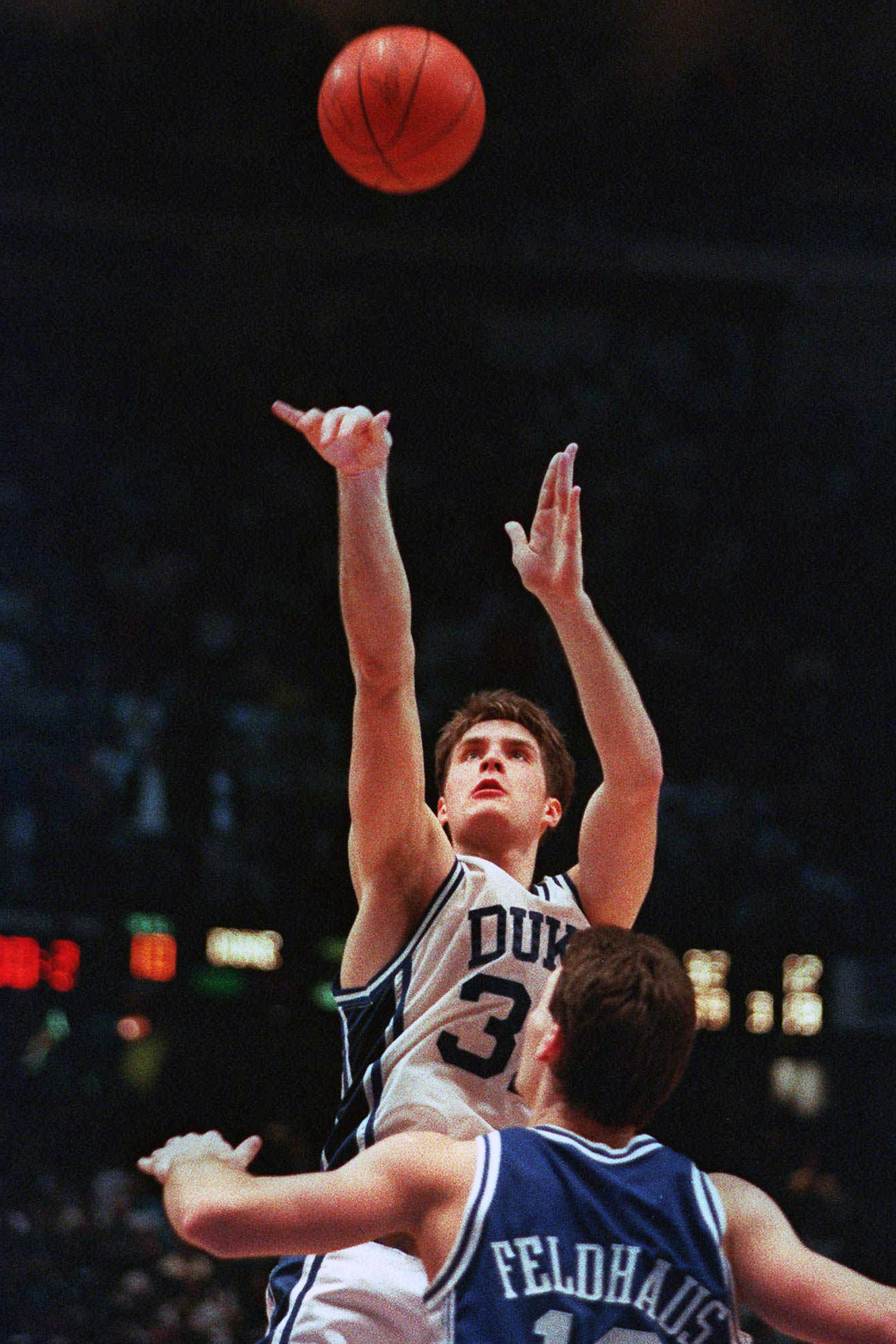 AP Was There: Laettner's shot stuns Kentucky in OT, 104-103