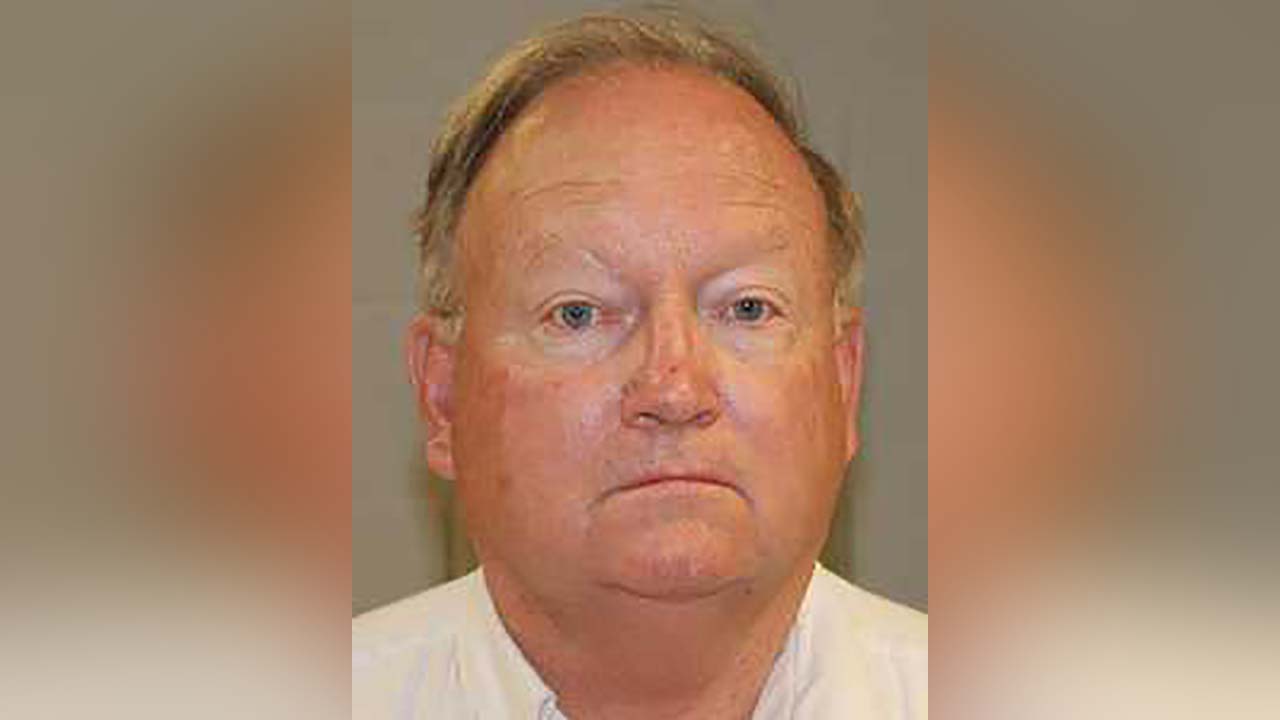 Police: Woman accidentally writes $21,000 check; man thanks the Lord, deposits money