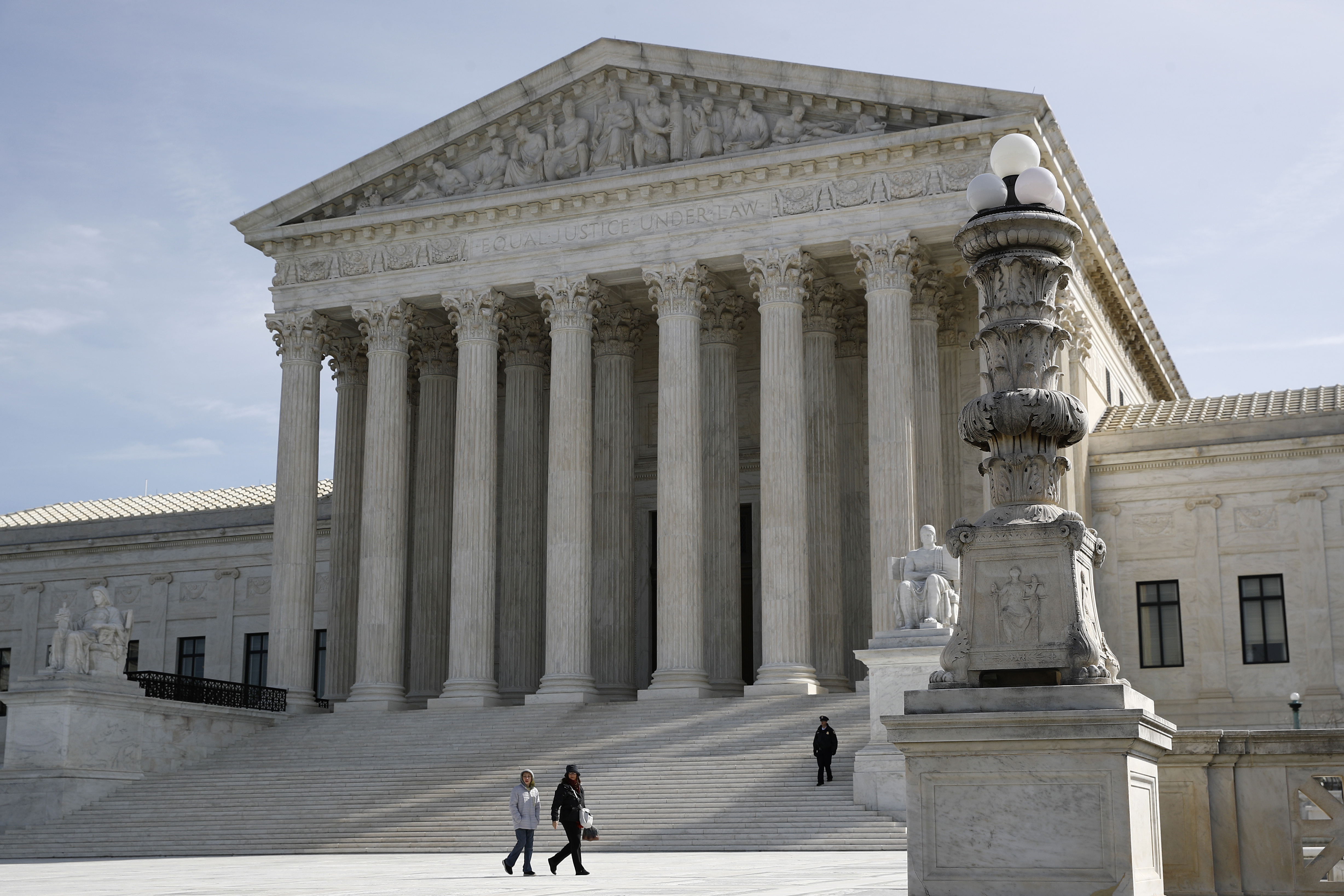 Justices rule for federal employee over age discrimination