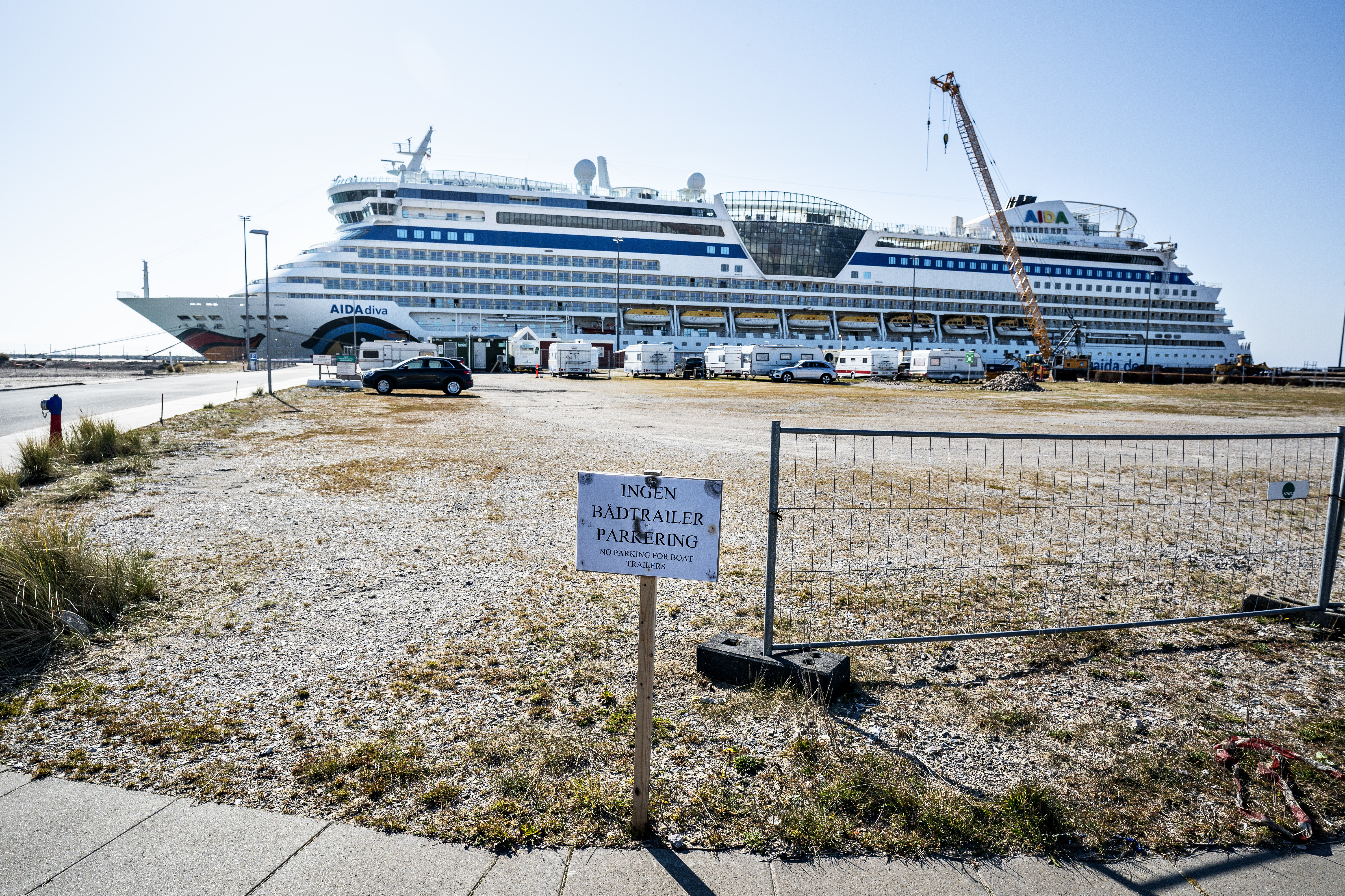 US weighs 'war bonds'; Facebook launches virus survey