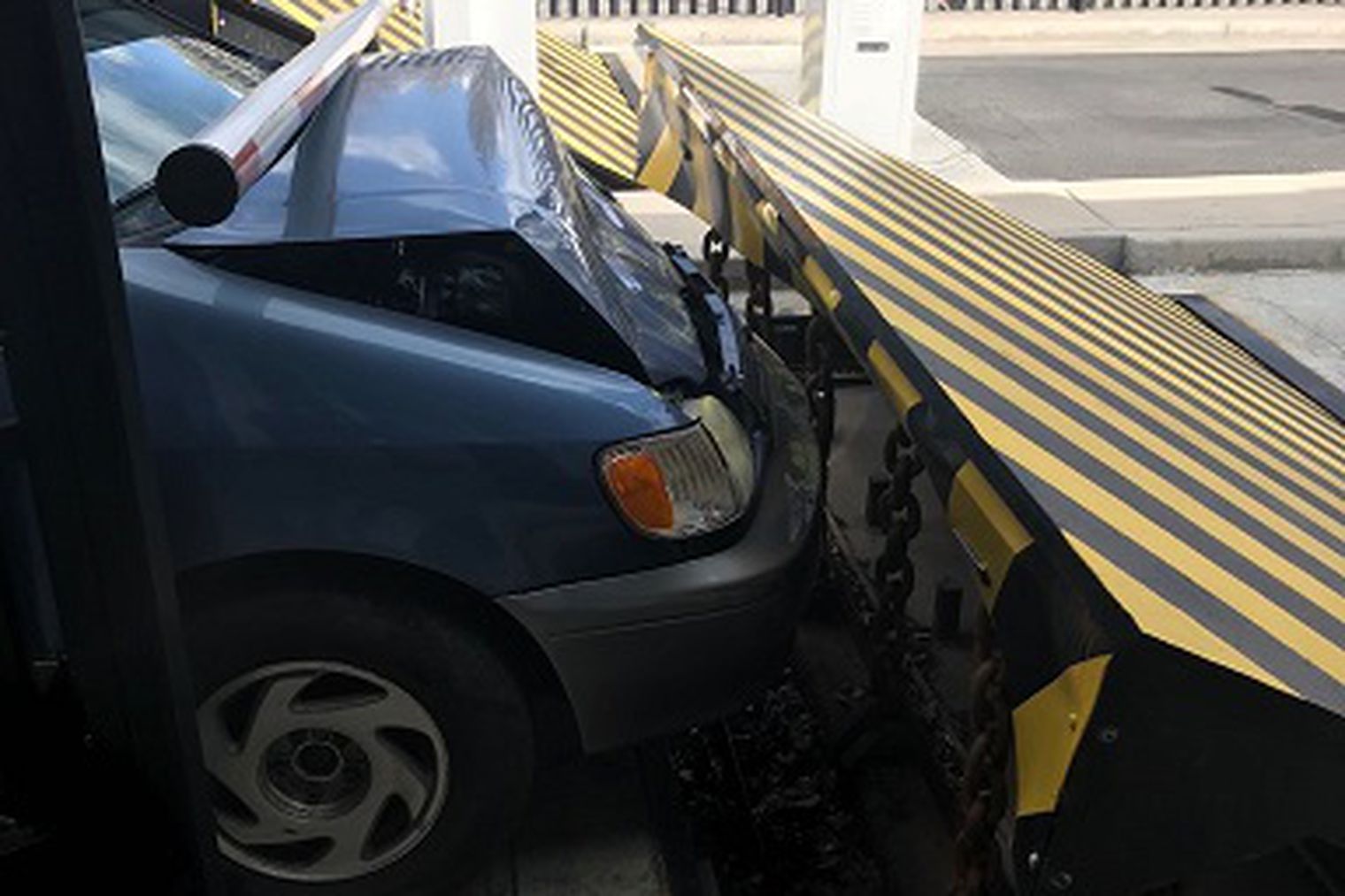 Utah man allegedly crashes car into FBI’s Salt Lake headquarters to get agent’s attention