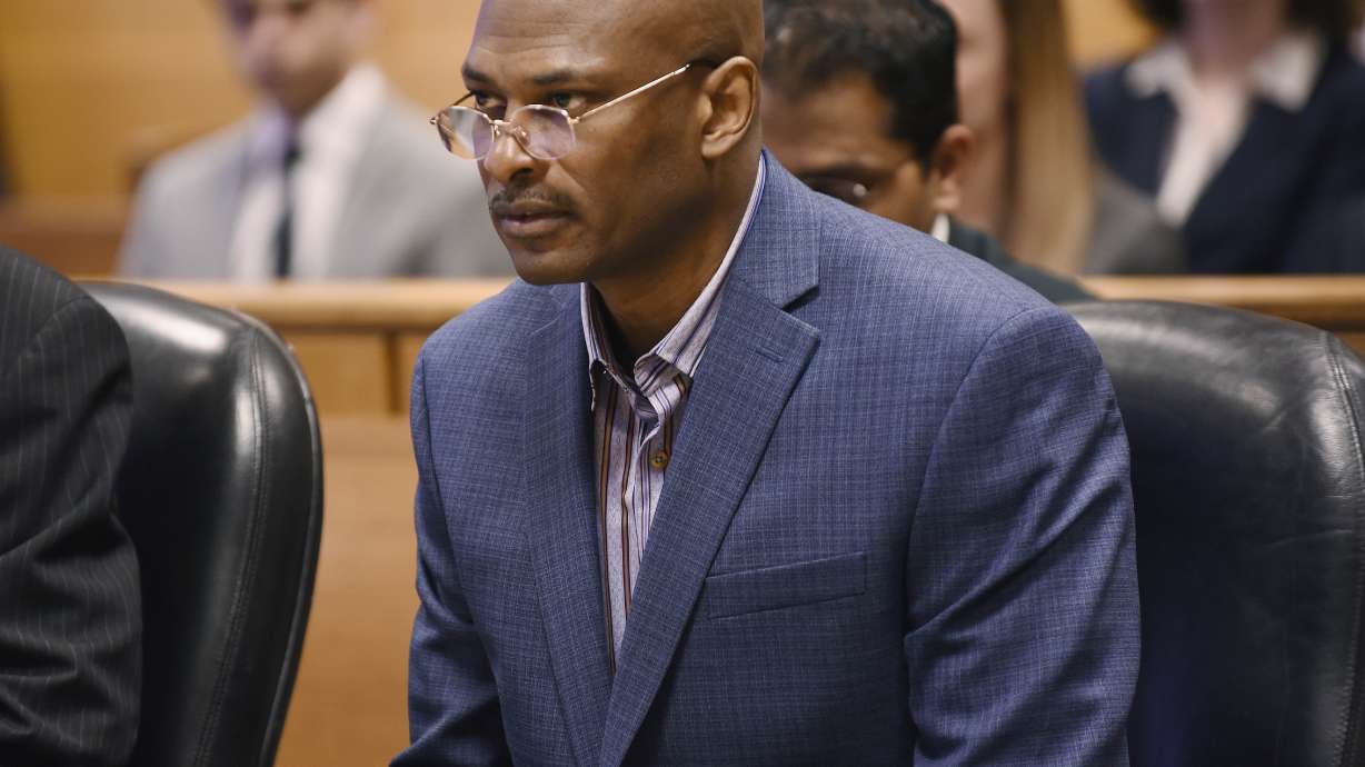 Judge: Man wrongly convicted can take Detroit cops to trial