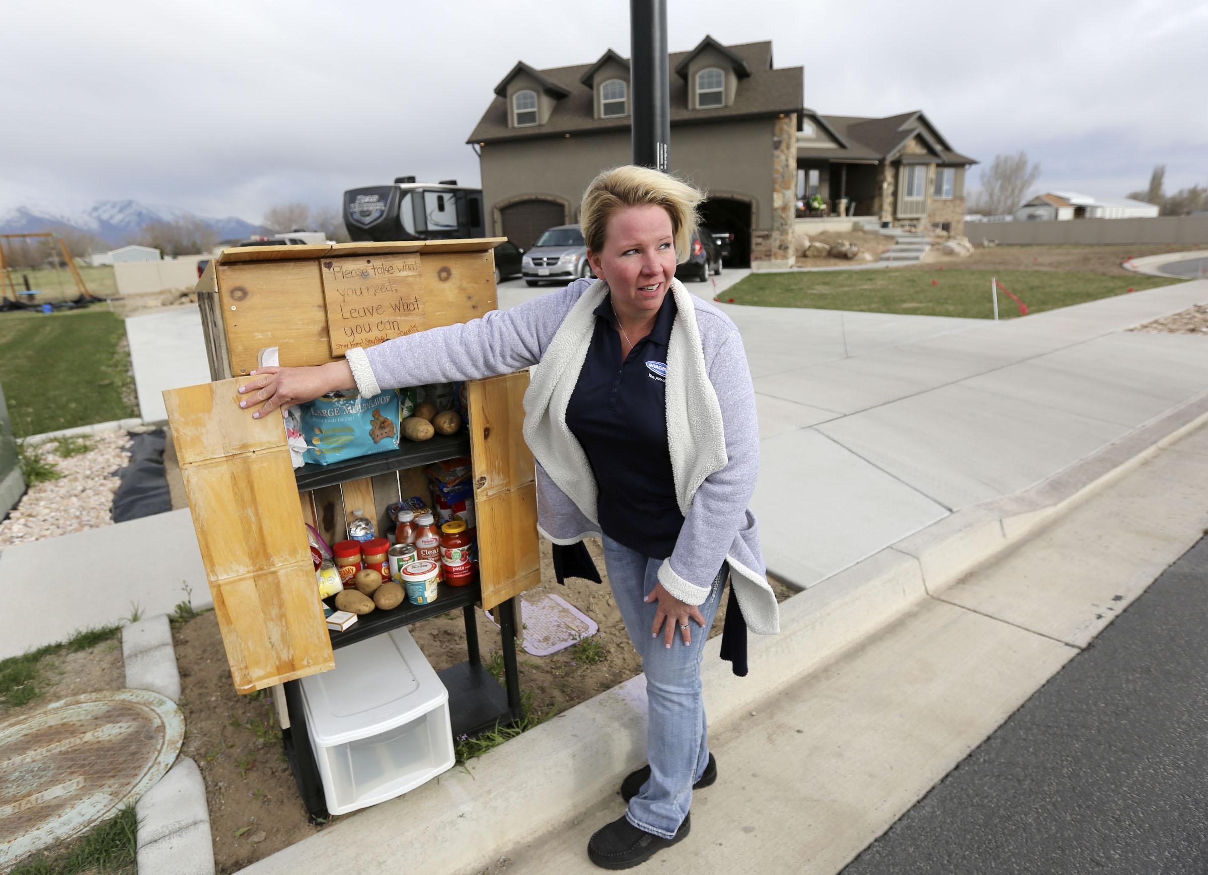 ‘Take what you need, leave what you can’: Utah mom opens food pantry for those struggling during pandemic