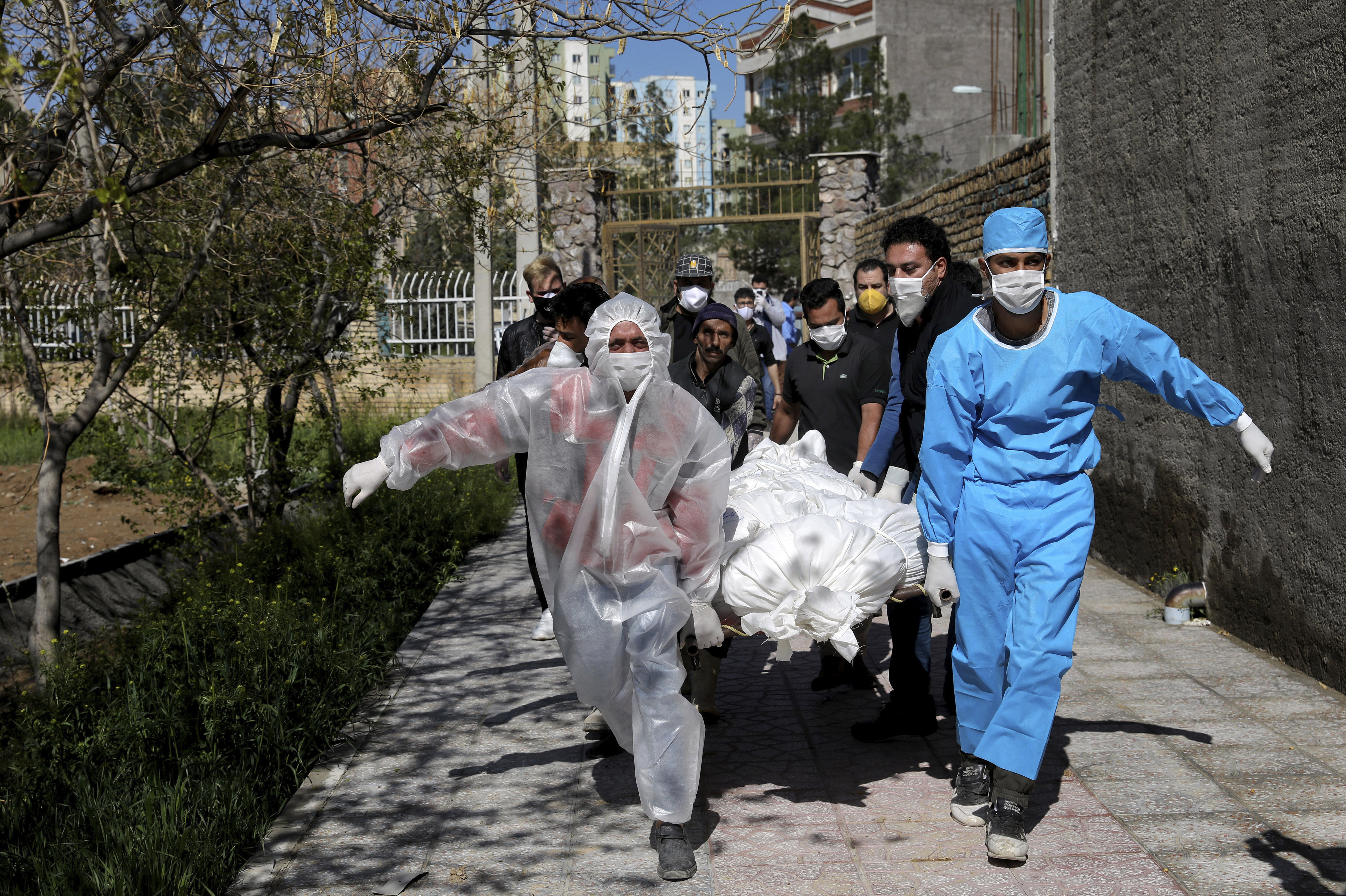Saudi Arabia halts parental visitation rulings to curb virus
