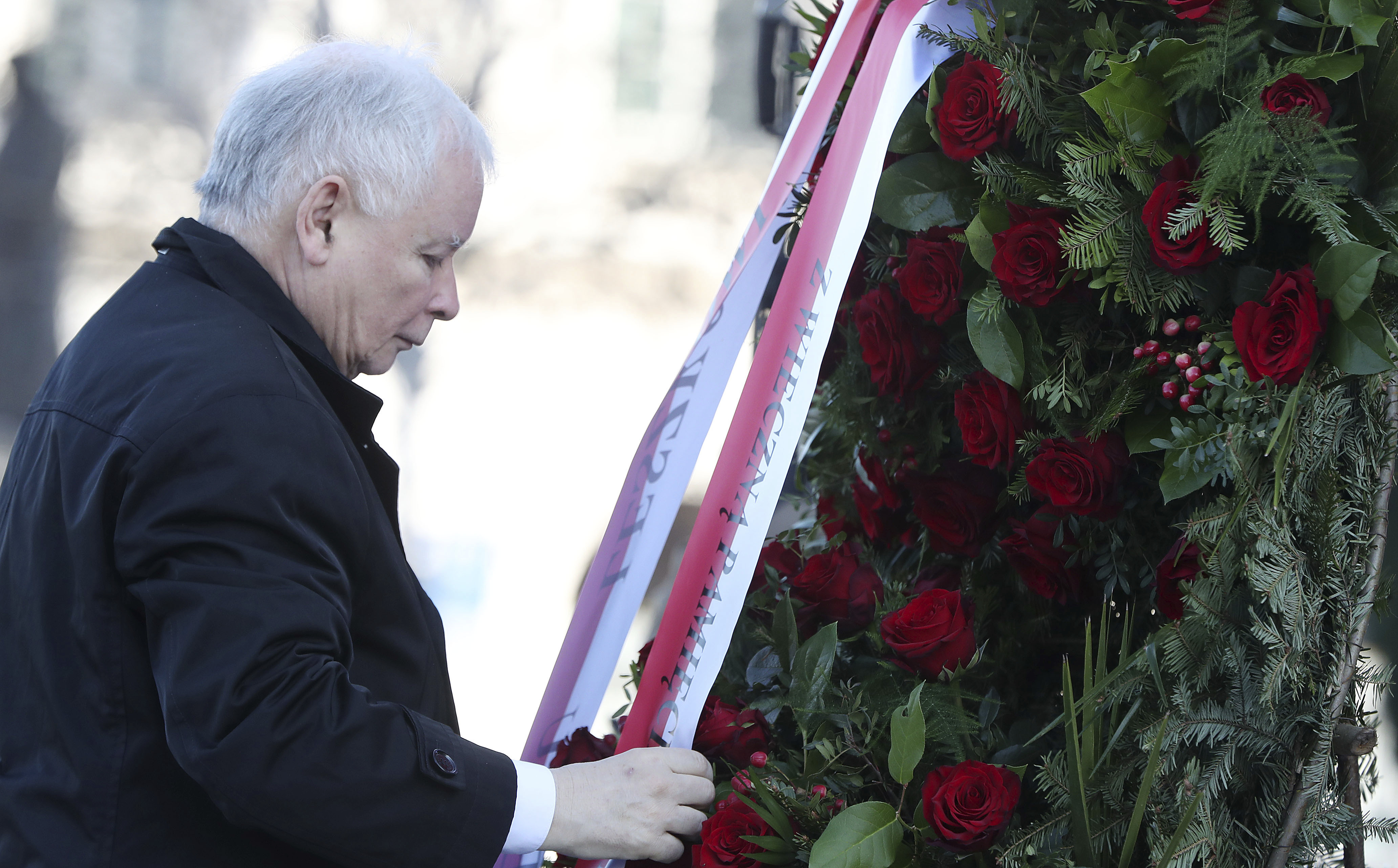 Poland marks 10 years since president killed in plane crash