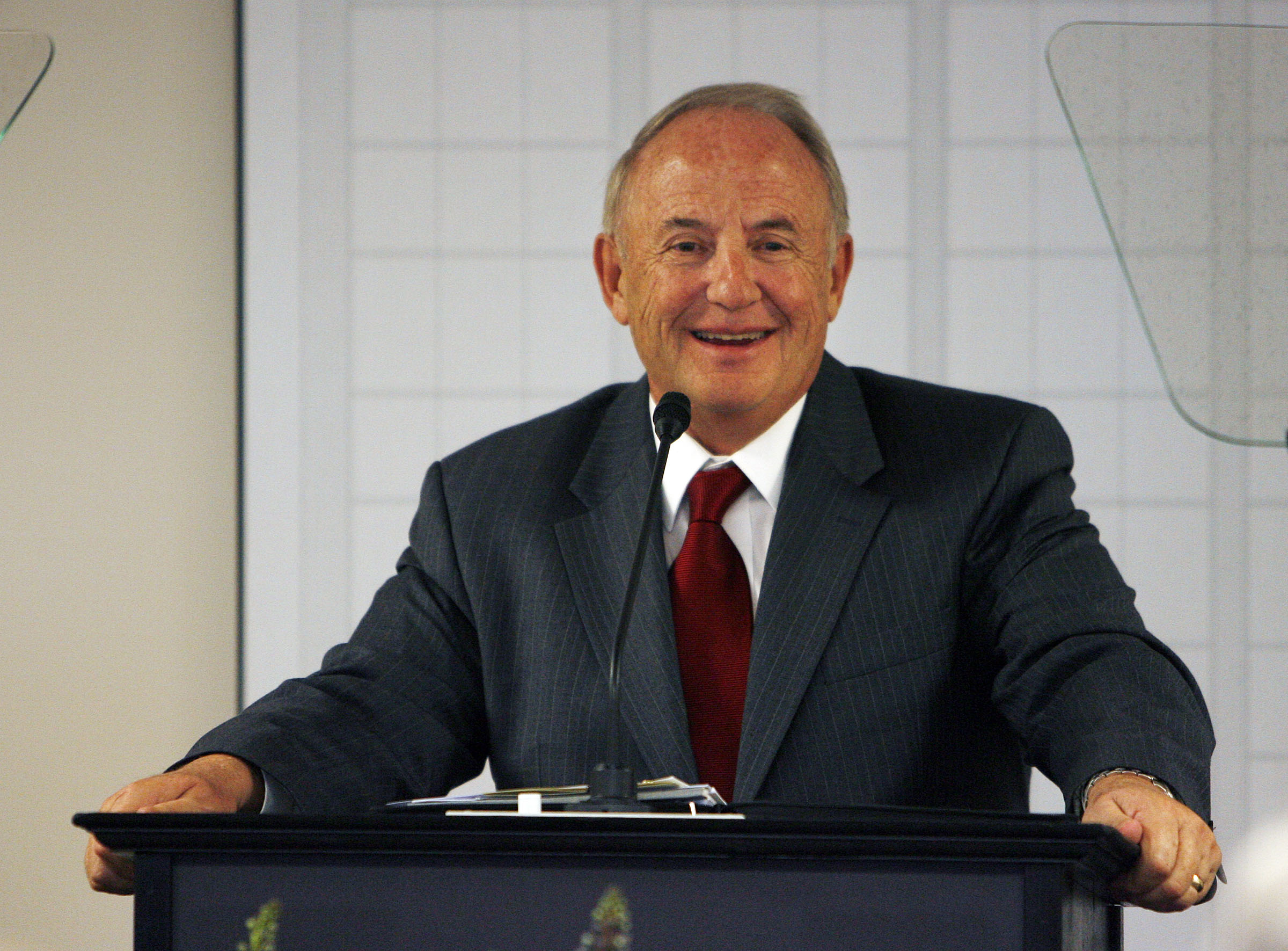 Robert Garff remembered as 'remarkable' leader who 'cared deeply about people and education'