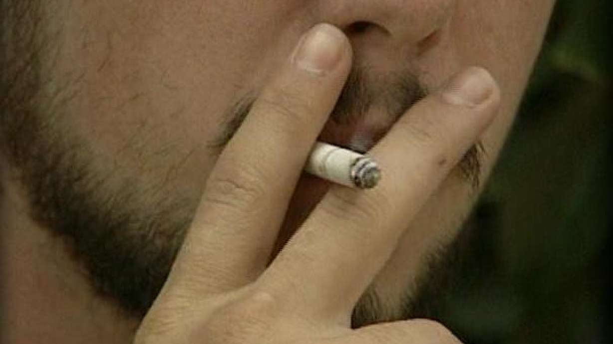 Health department to close workers' smoking area