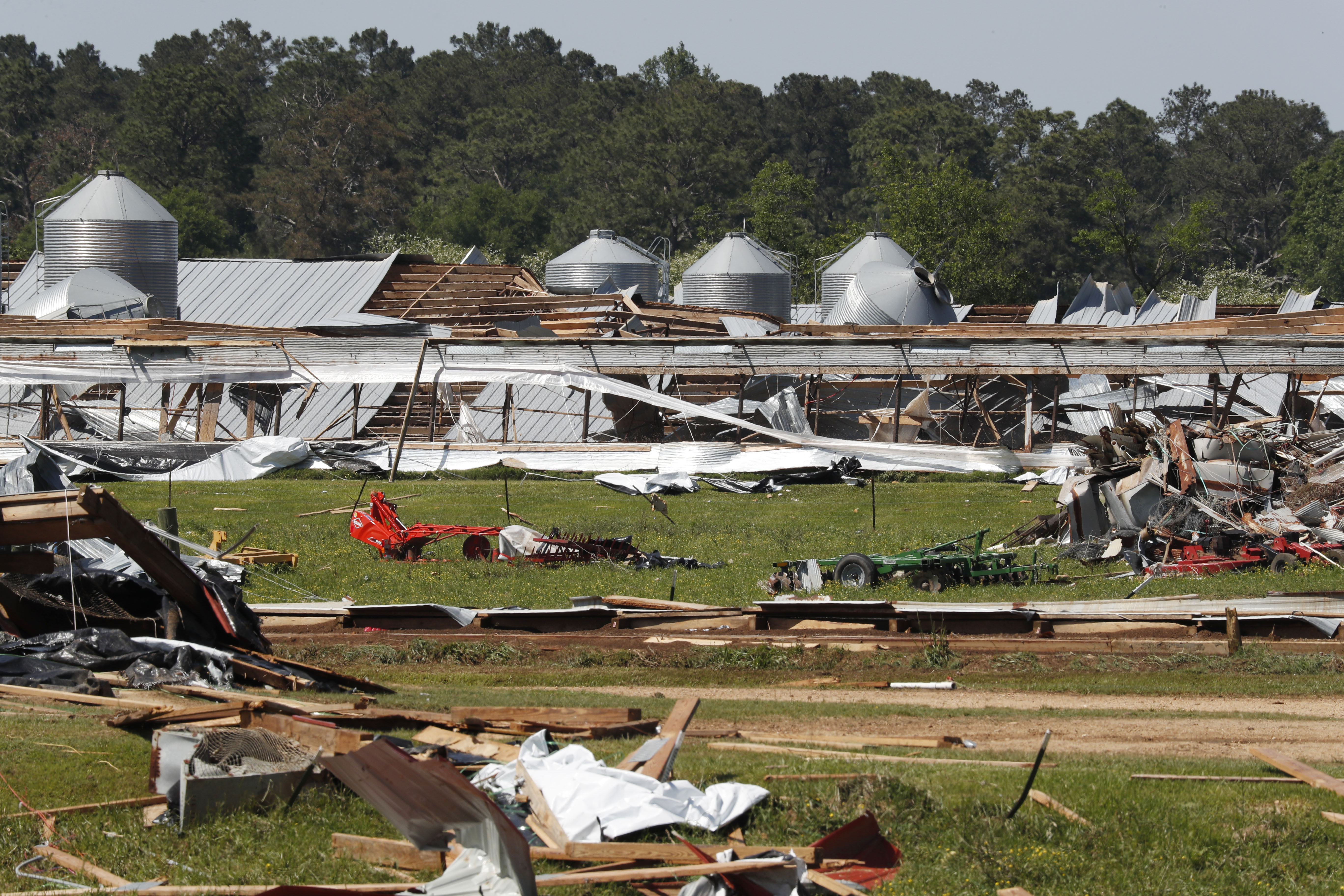 Death toll rises for 2-day outbreak of storms in the South