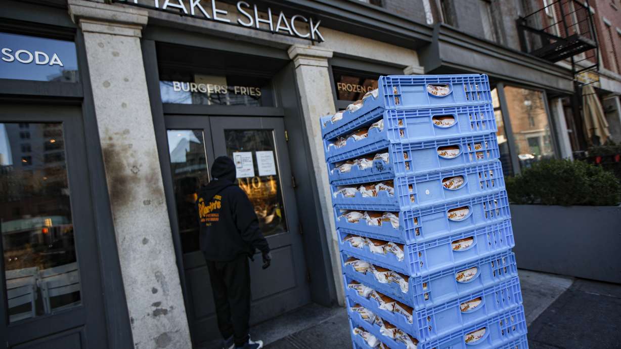 Gov't relief loans to restaurant chains draw complaints