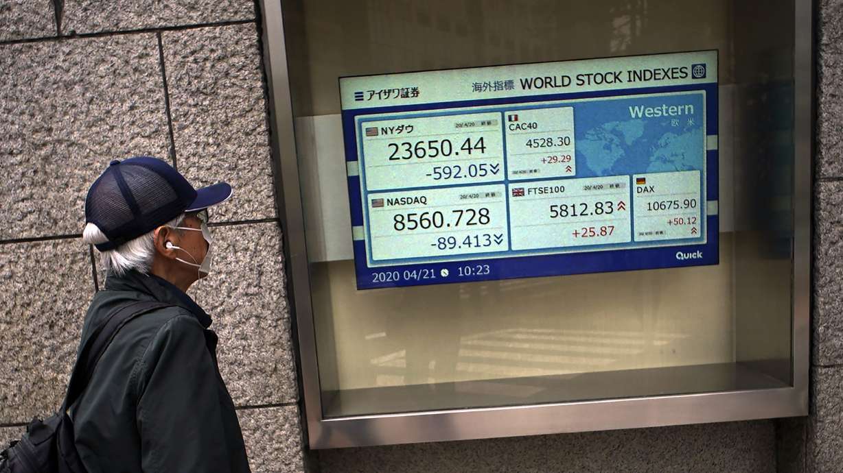 Collapse in oil prices continues, dragging US stocks lower