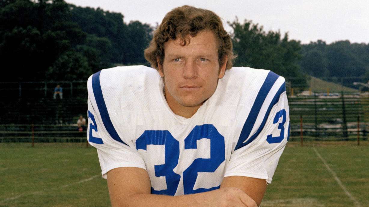 Mike Curtis, fierce linebacker for Colts, dies at 77