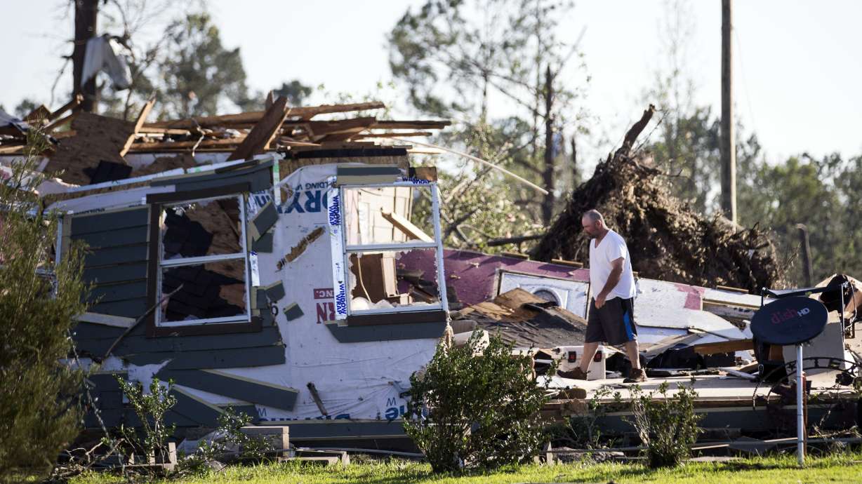 At least 7 dead as storms hit Oklahoma, Texas and Louisiana