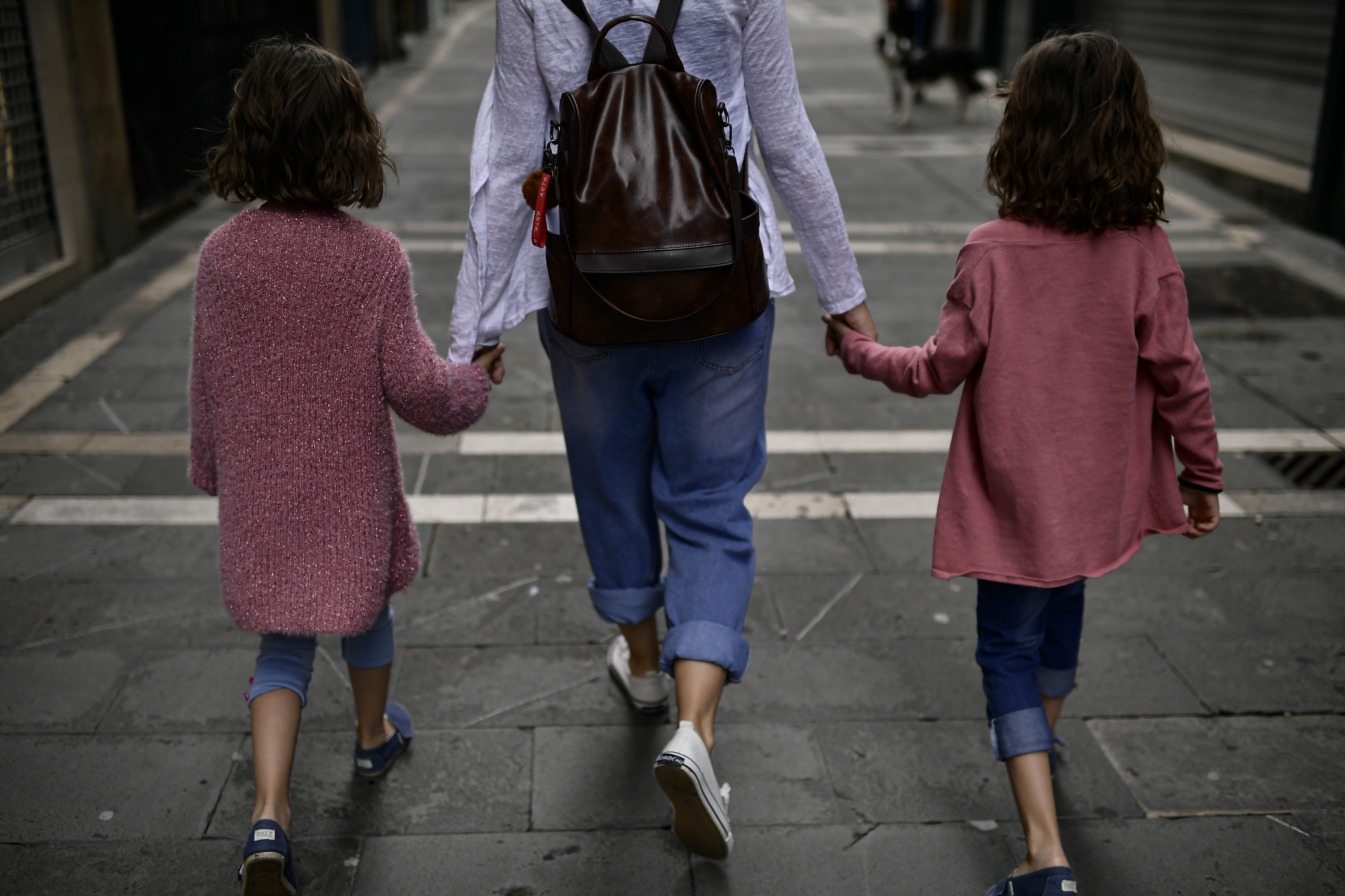 “Green light! Ants!” Spain’s kids get freedom from lockdown