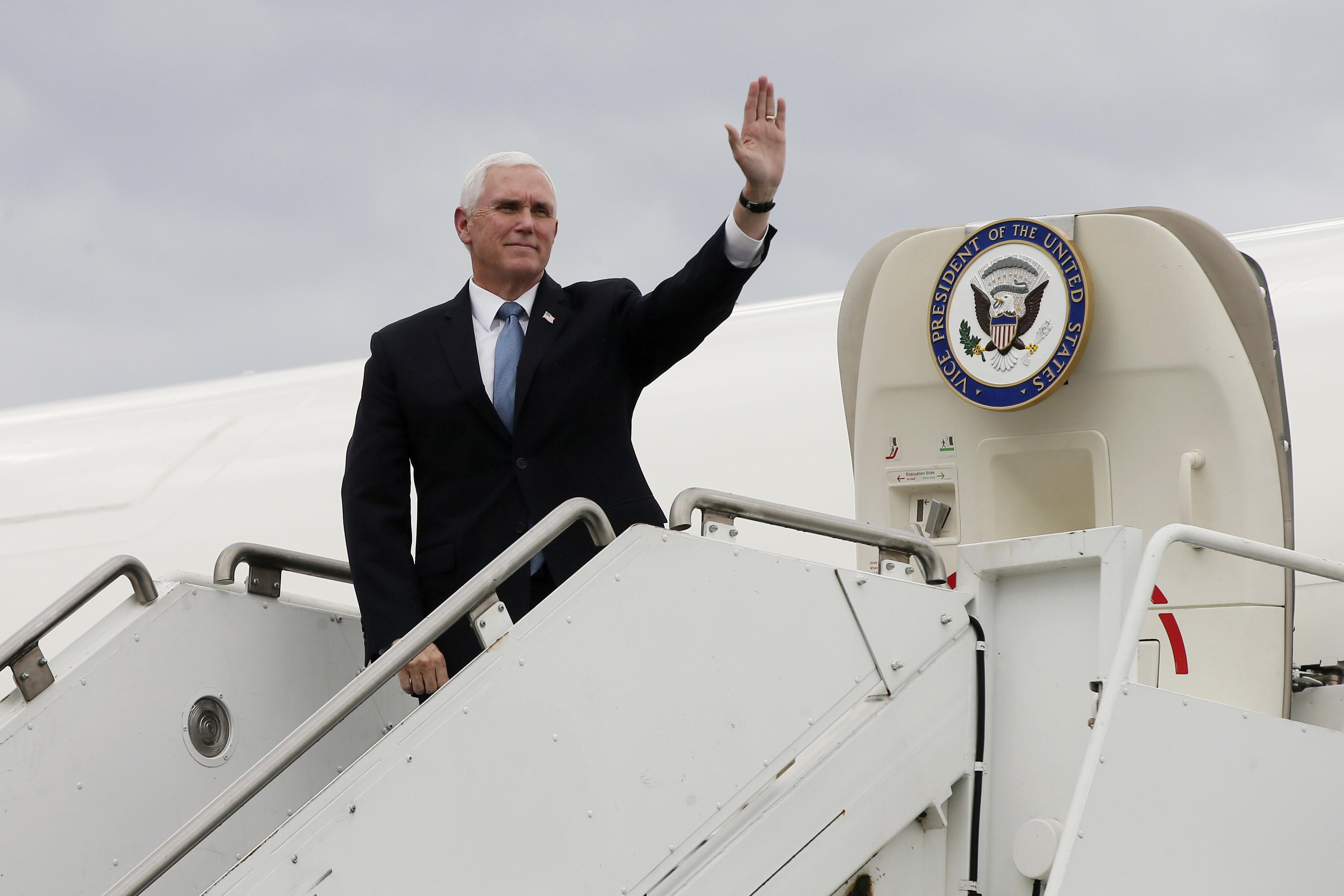 Pence comes under fire for going maskless at Mayo Clinic