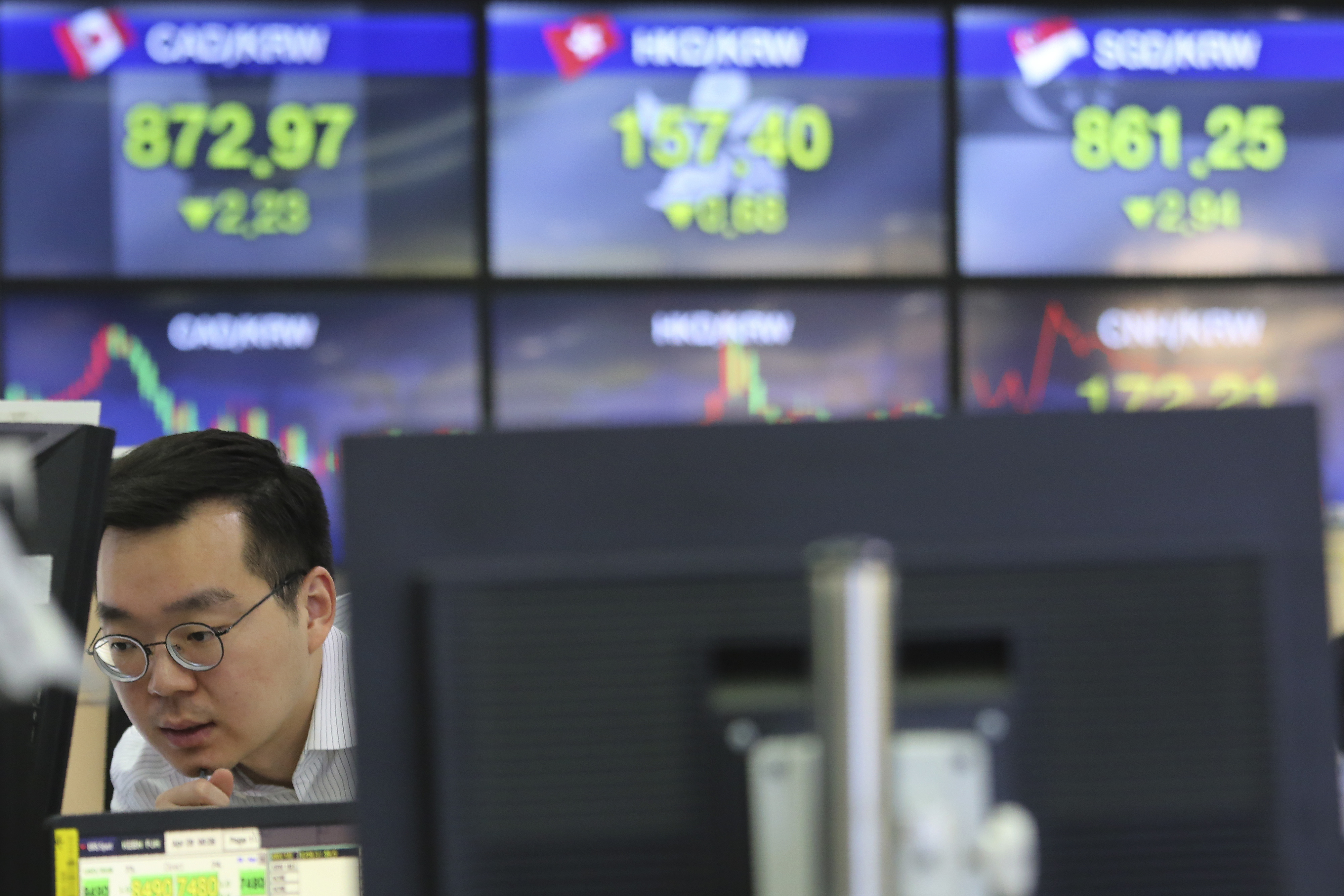 Asian shares rise on hopes for drug to treat coronavirus