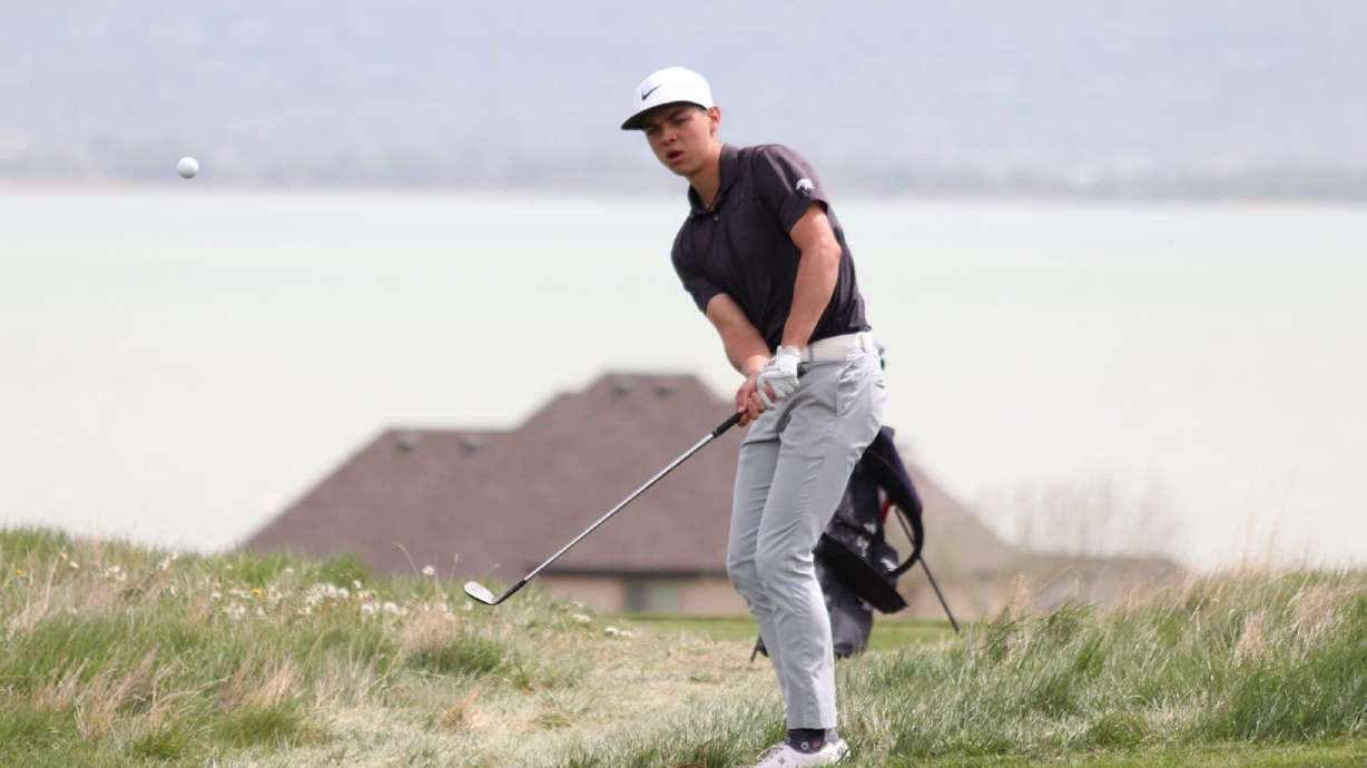 Skyline junior Tyson Shelley chips during the Fairways Media UJGA Preview, Thursday, April 30, 2020 at TalonsCove golf course in Saratoga Springs. (Photo: Jesse Dodson, Fairways Media)