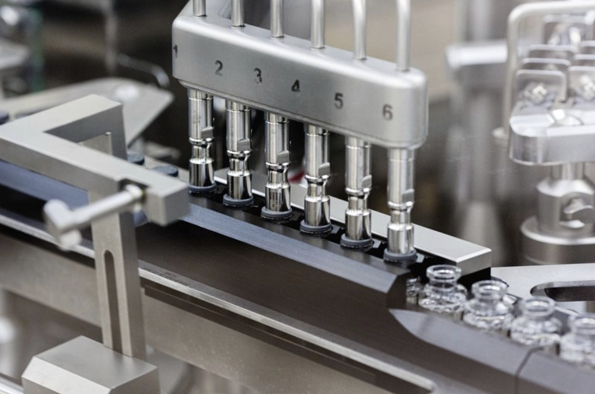 US allows use of 1st drug shown to help virus recovery