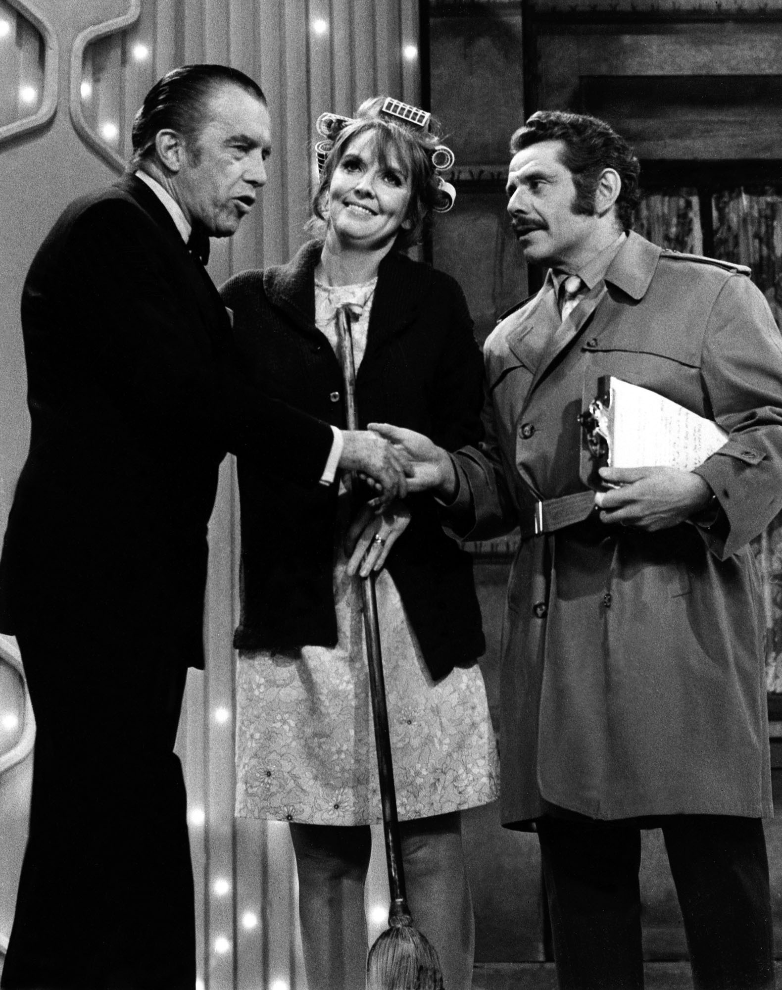 FILE- In this May 29, 1970, file photo, Jerry Stiller, right, and Anne Meara, center, appear with host Ed Sullivan. (Photo: AP Photo, File)