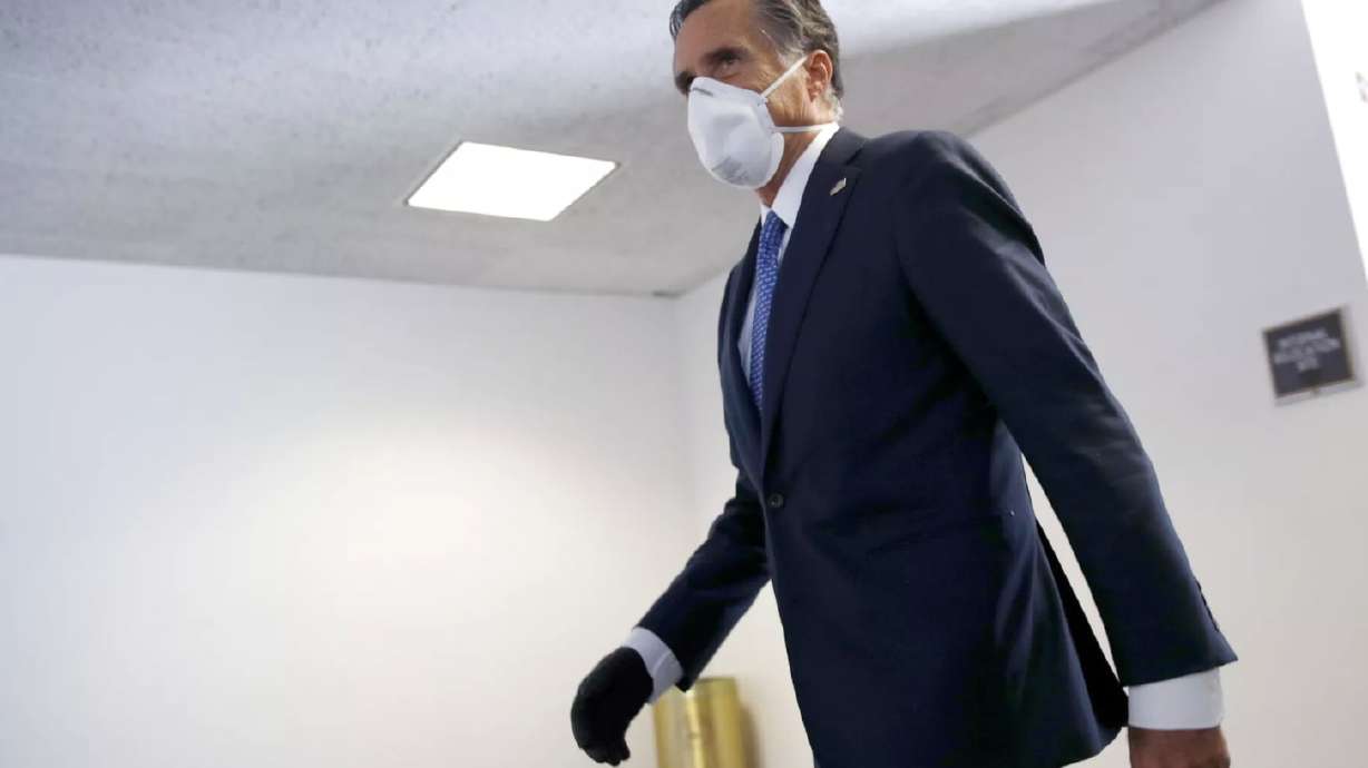 Mitt Romney dons mask on Senate floor as he recognizes Utah’s fight against coronavirus