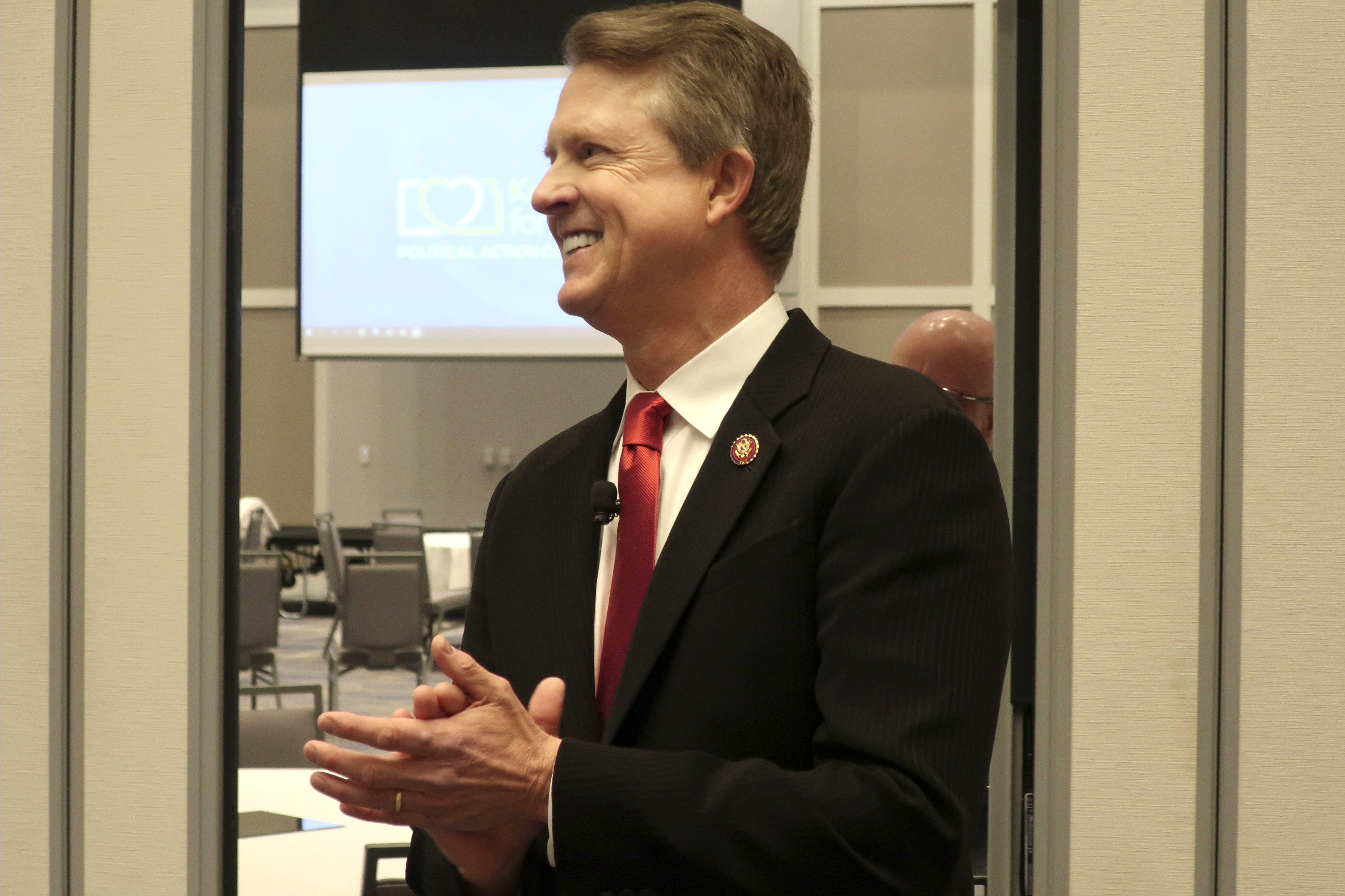 Marshall struggles to unite GOP establishment in Kansas race