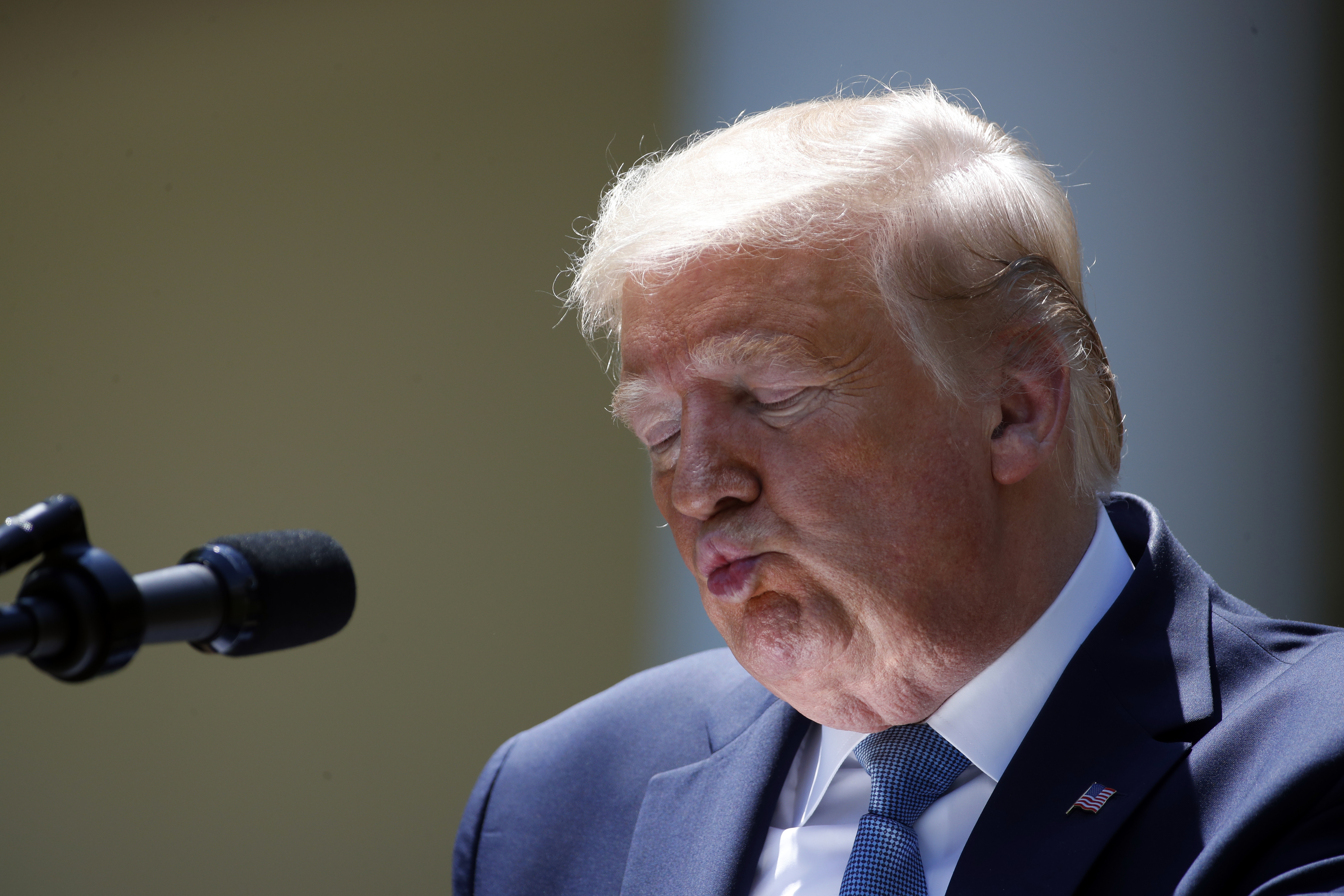 Truckers honk over shipping rates, not 'in favor of' Trump