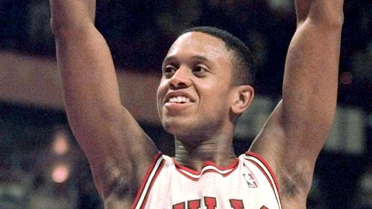 The Last Word: Armstrong reflects on being Jordan's teammate