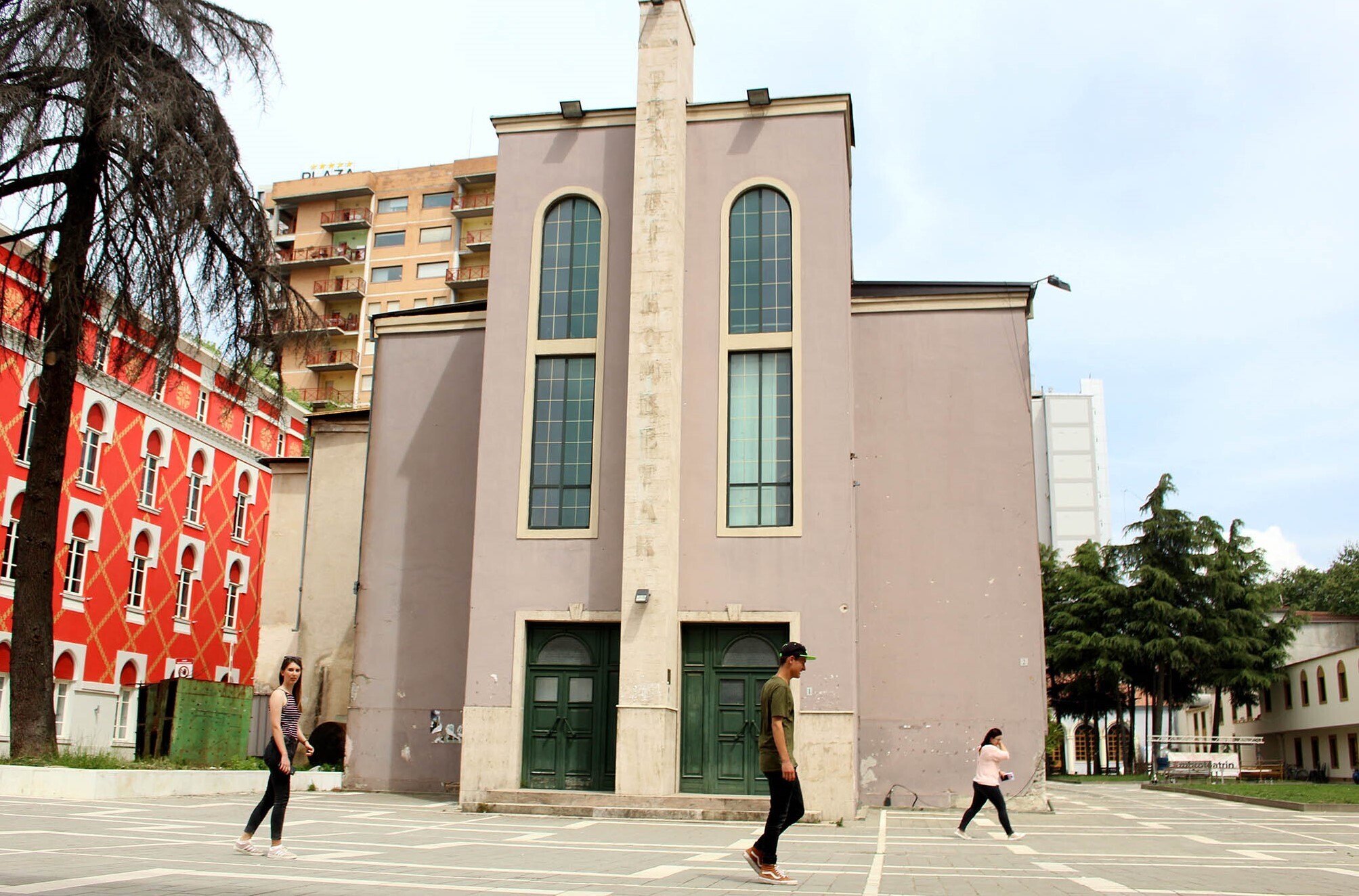 New protest in Albania over National Theater demolition