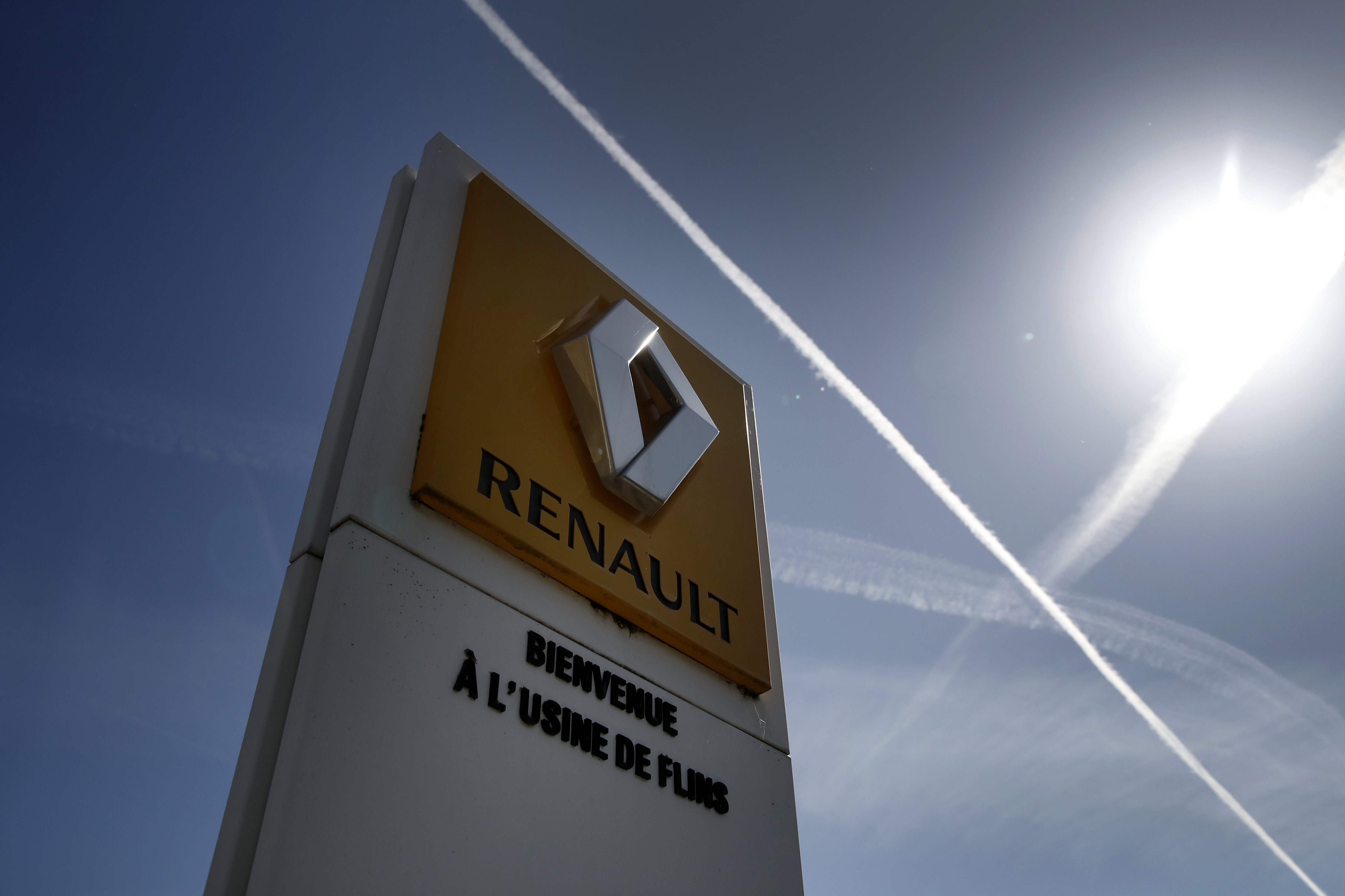 France deploys $8.8 billion to rescue ailing car industry