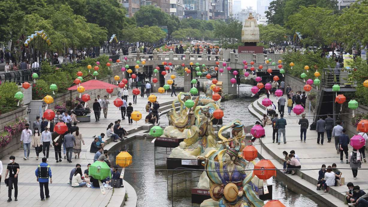 World watches as South Korea cautiously returns to life