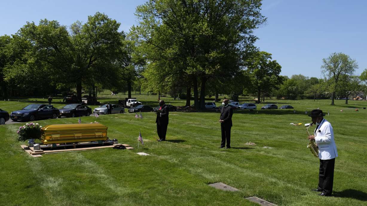 US coronavirus deaths surpass 100K; experts say count is flawed, but close