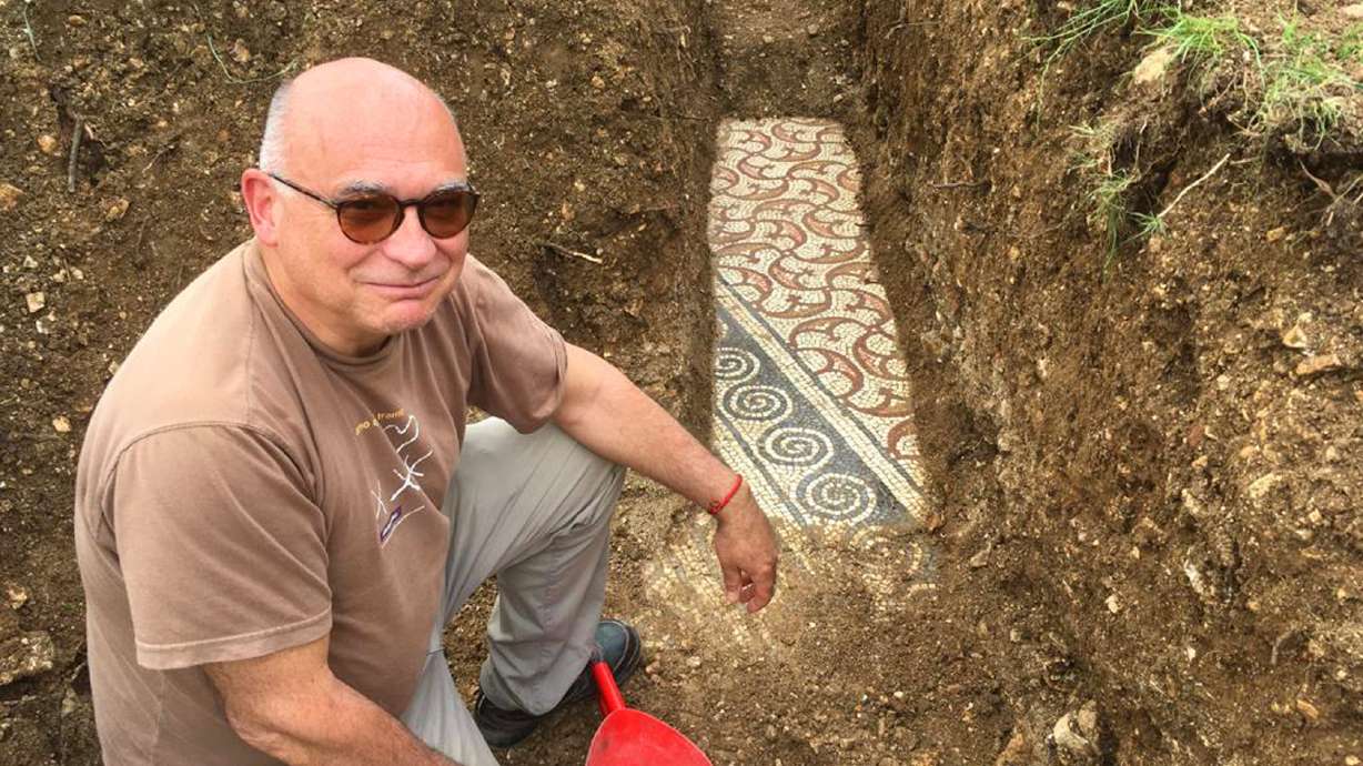 Well-preserved Roman mosaic unearthed in Italian vineyard