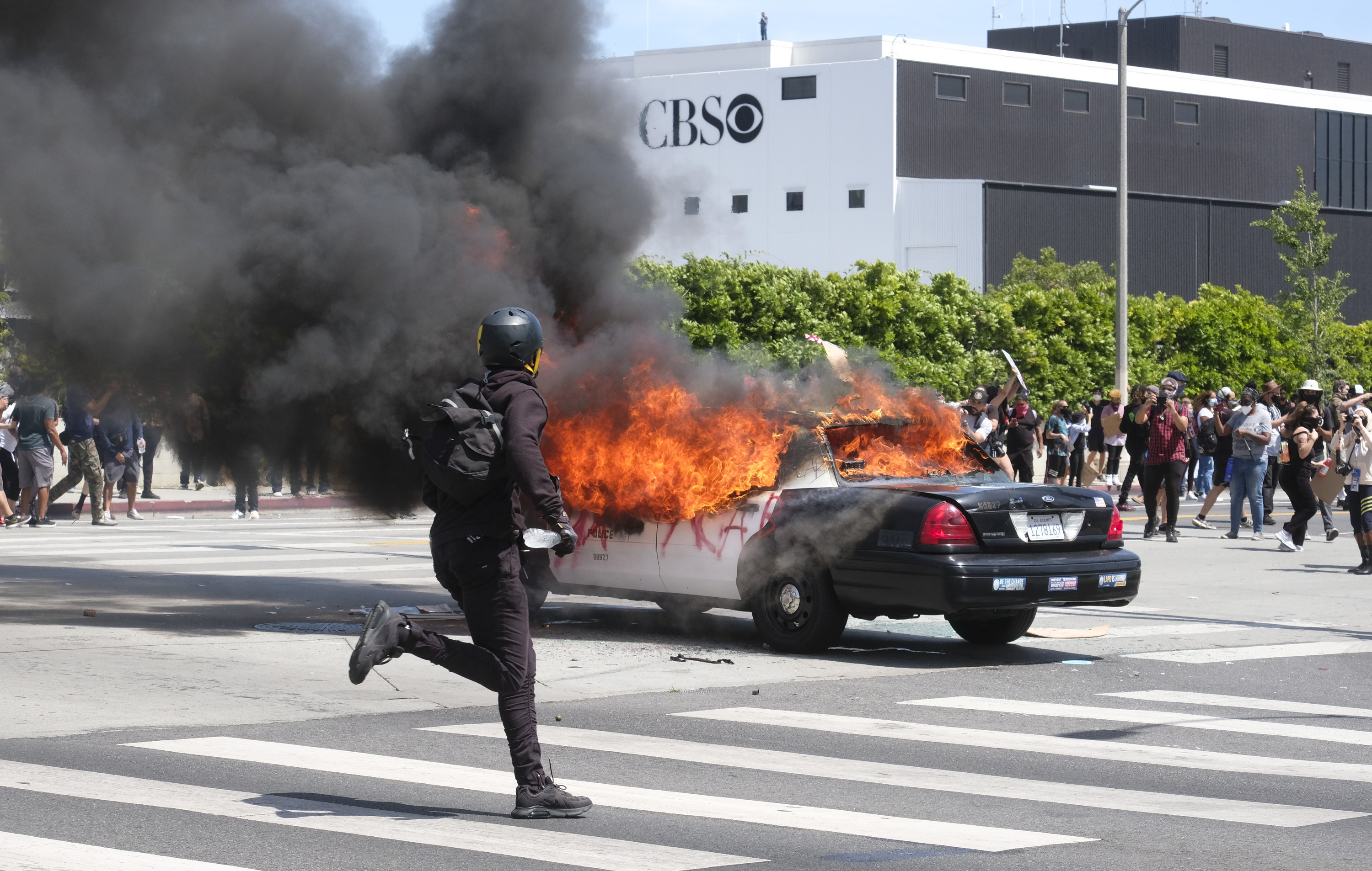 National Guard called in to quell violence in Los Angeles