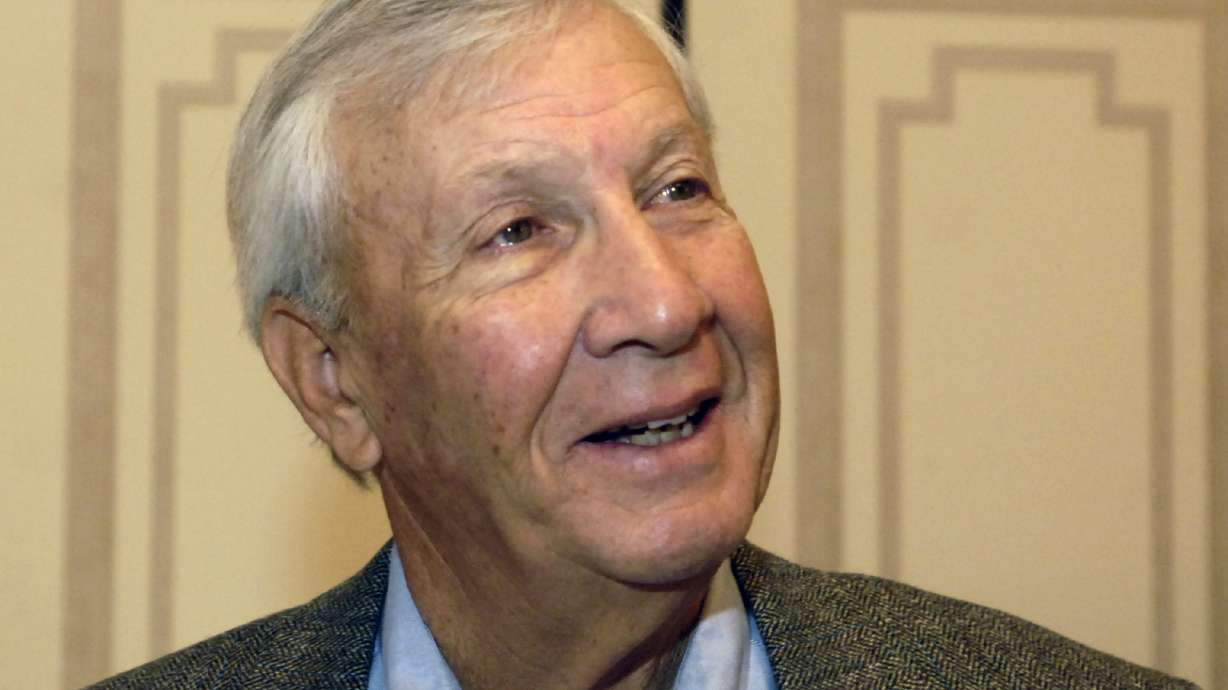 Former Auburn football coach Pat Dye dies at 80