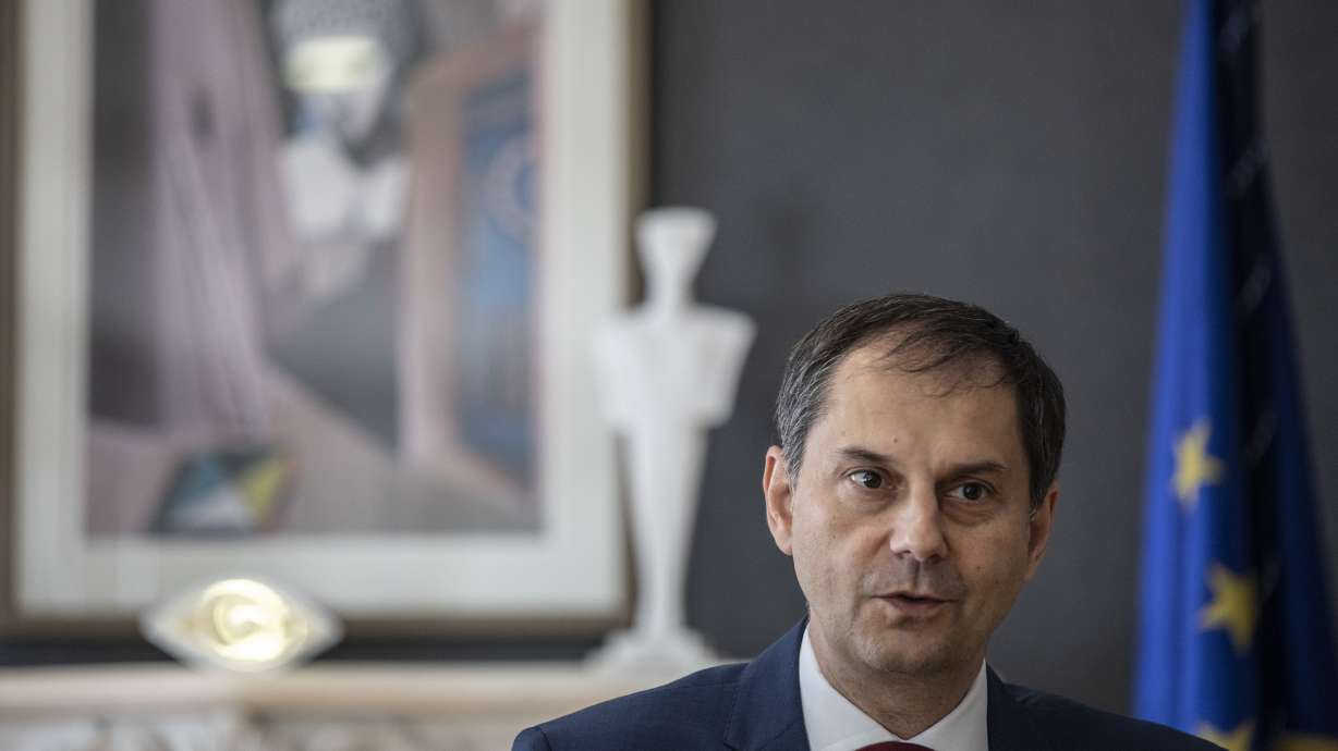 Greek tourism minister says all foreign visitors welcome