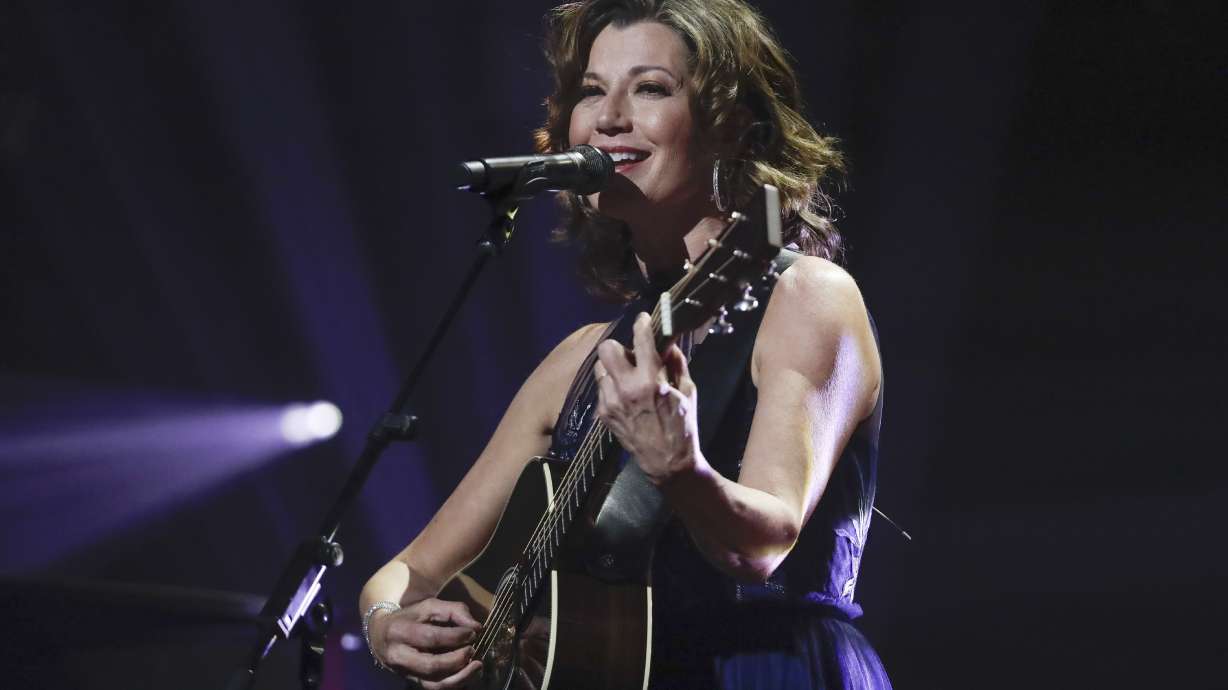 Amy Grant has open heart surgery to fix heart condition