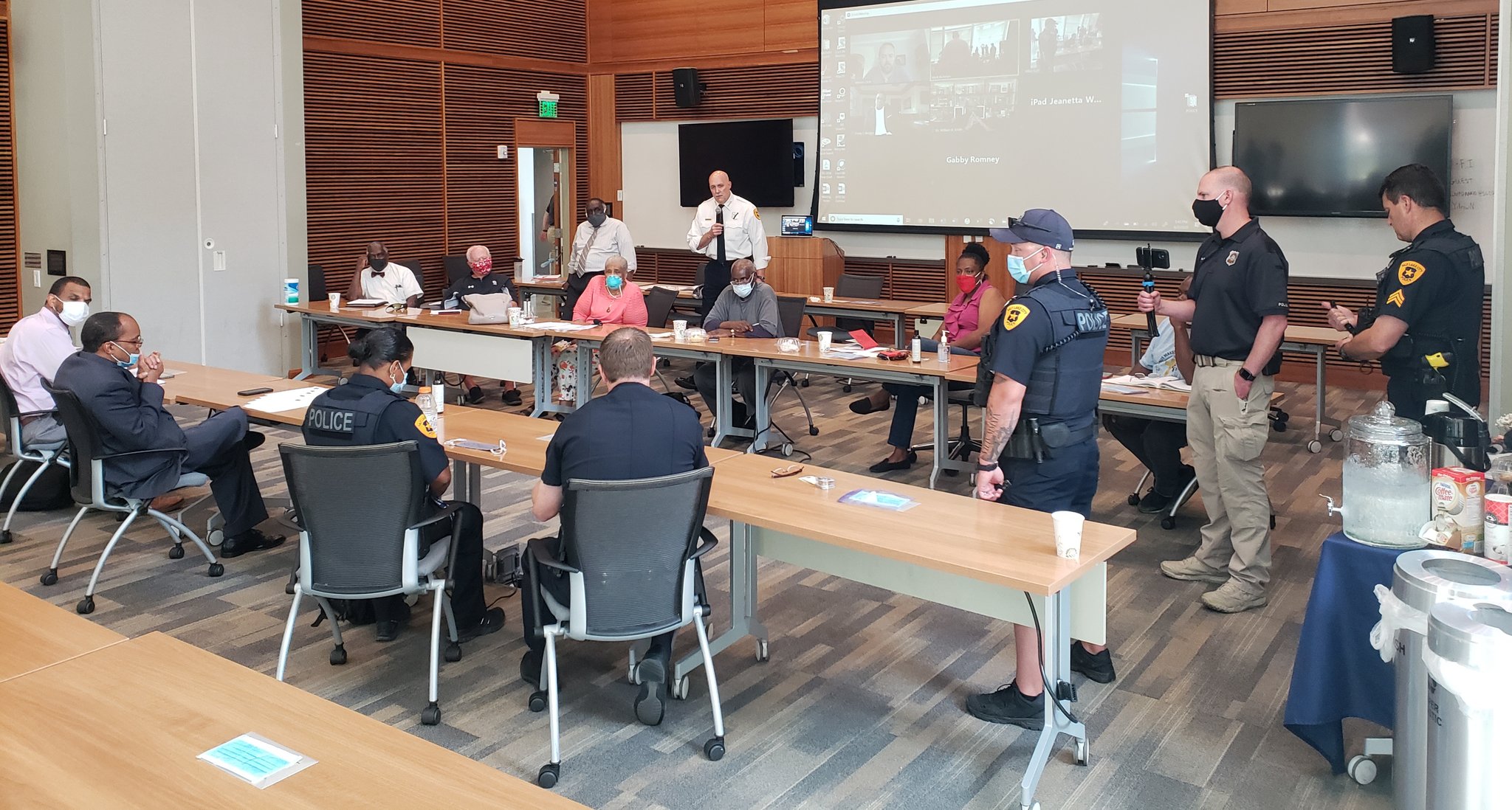 Utah's Fraternal Order of Police settles issues with SLC mayor; police and community leaders open discussions