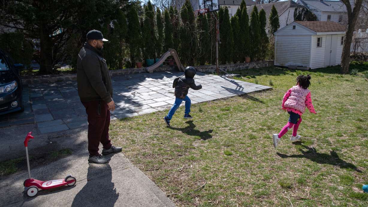 Playdates and the pandemic: Can kids safely meet up?