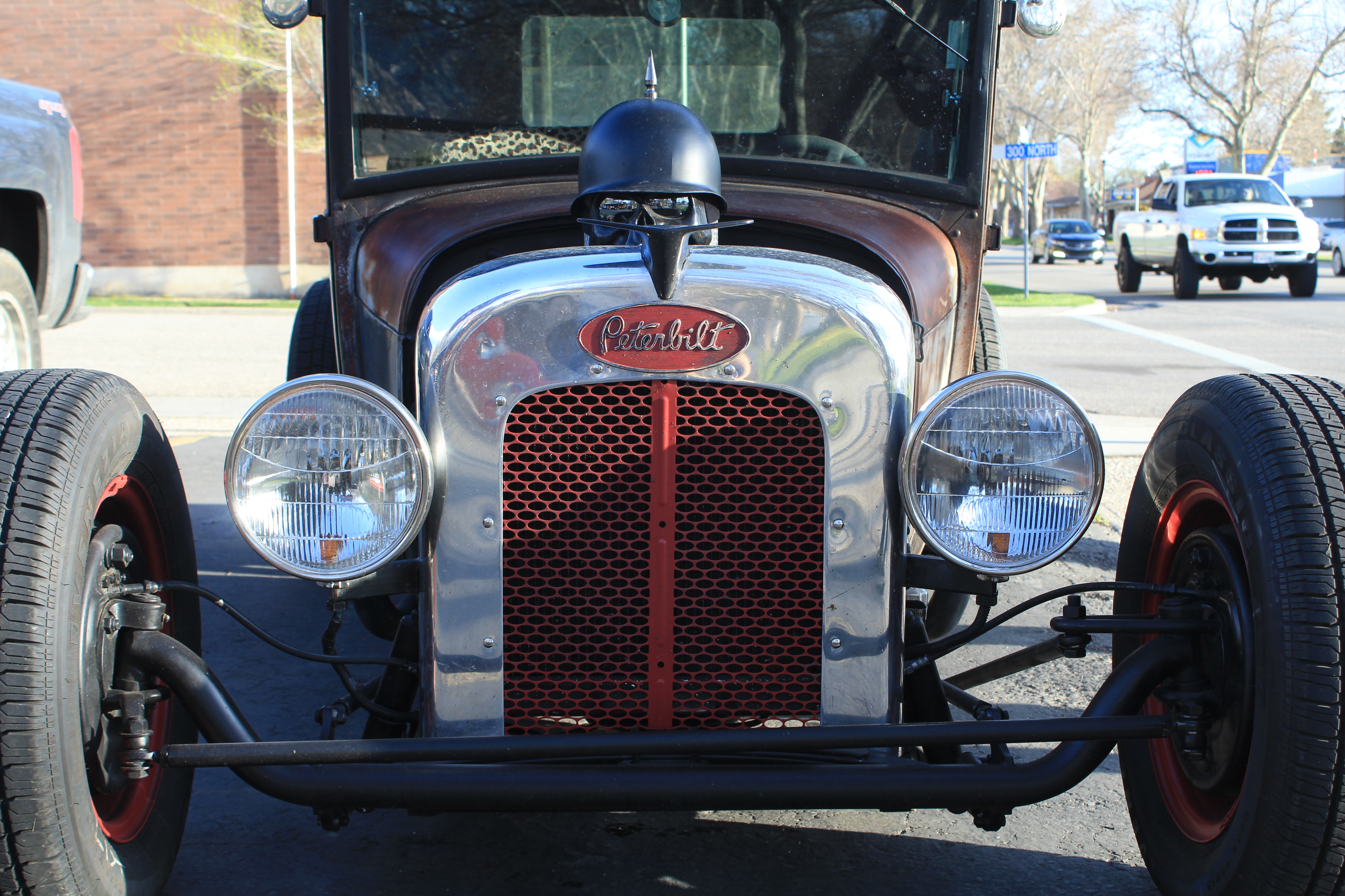 Ron Kidman cut down a radiator shell from a Peterbilt truck for his 1929 Ford Model A pickup. A 1965 Ford Mustang radiator hides inside. (Photo: Brian Champagne)