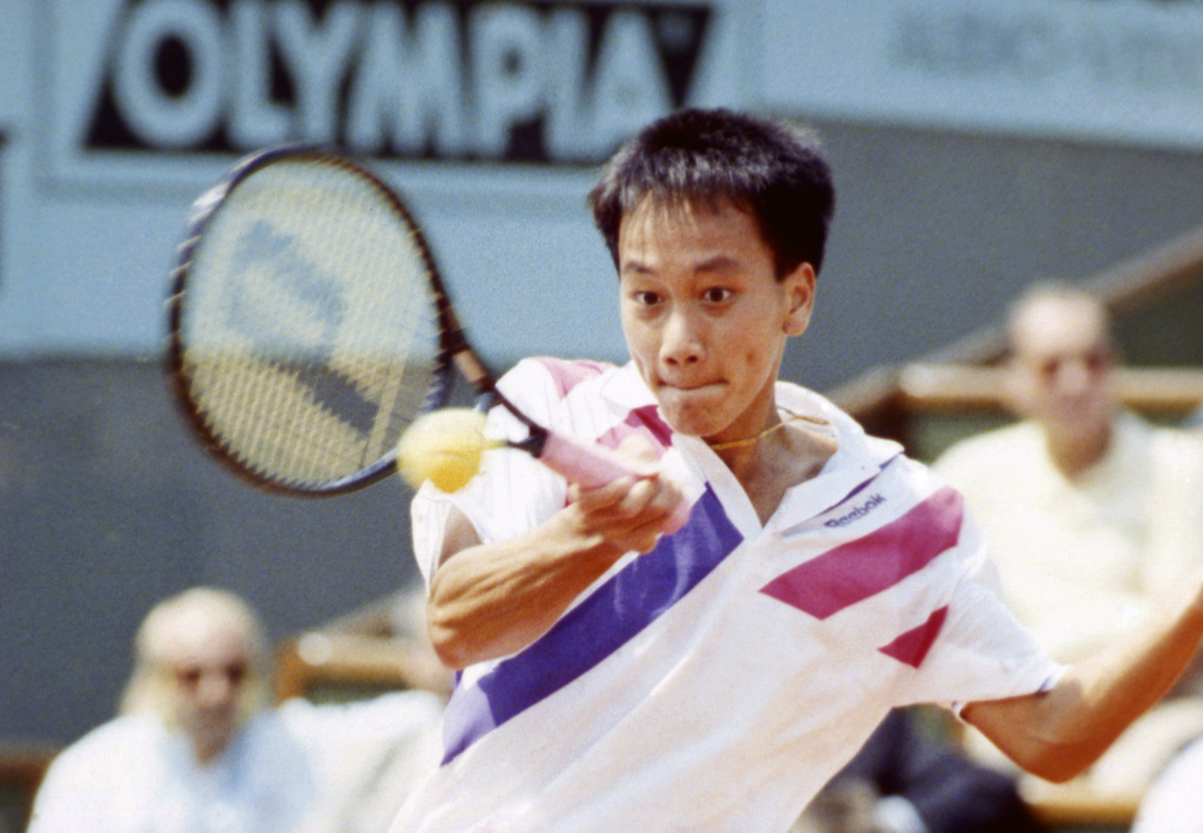 AP Was There: Chang, 17, overcomes cramps, Lendl in Paris