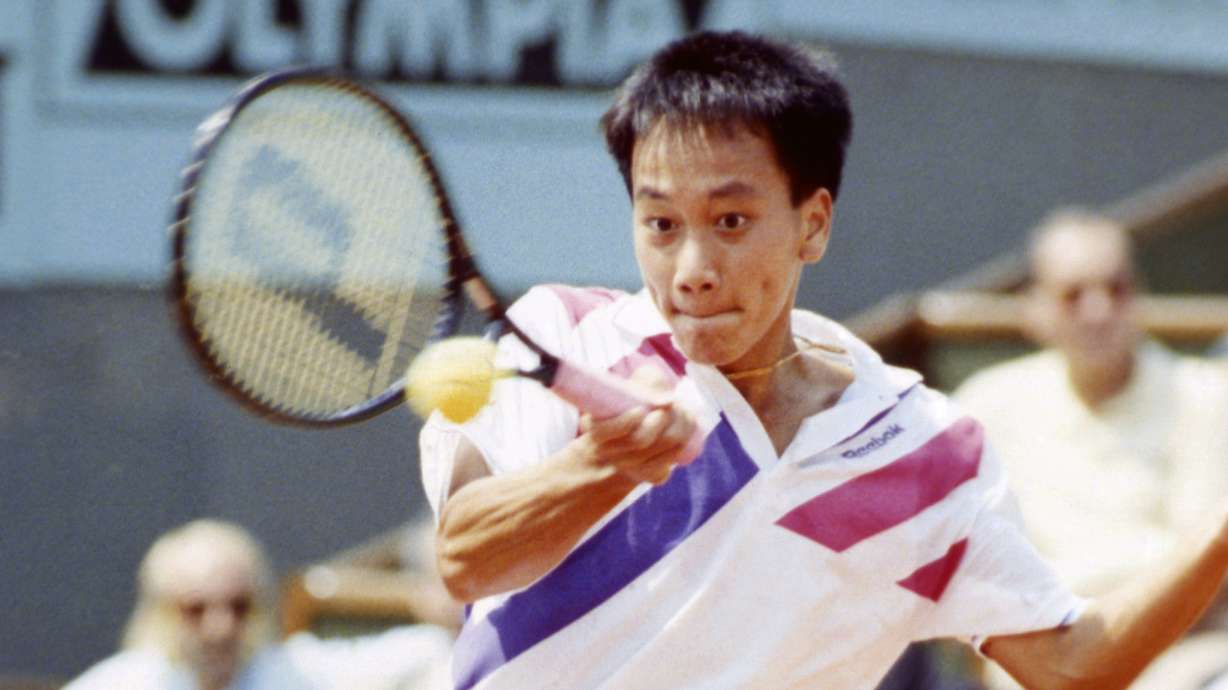 AP Was There: Chang, 17, overcomes cramps, Lendl in Paris